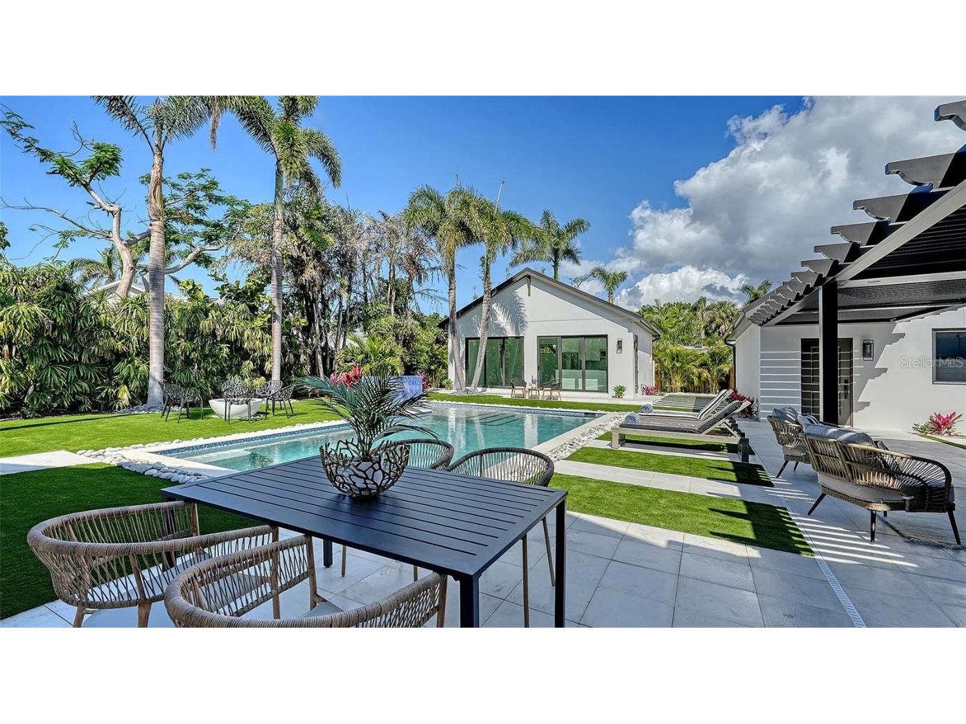 5035 Bay Shore Road Sarasota FL 34234 A4667963 image57