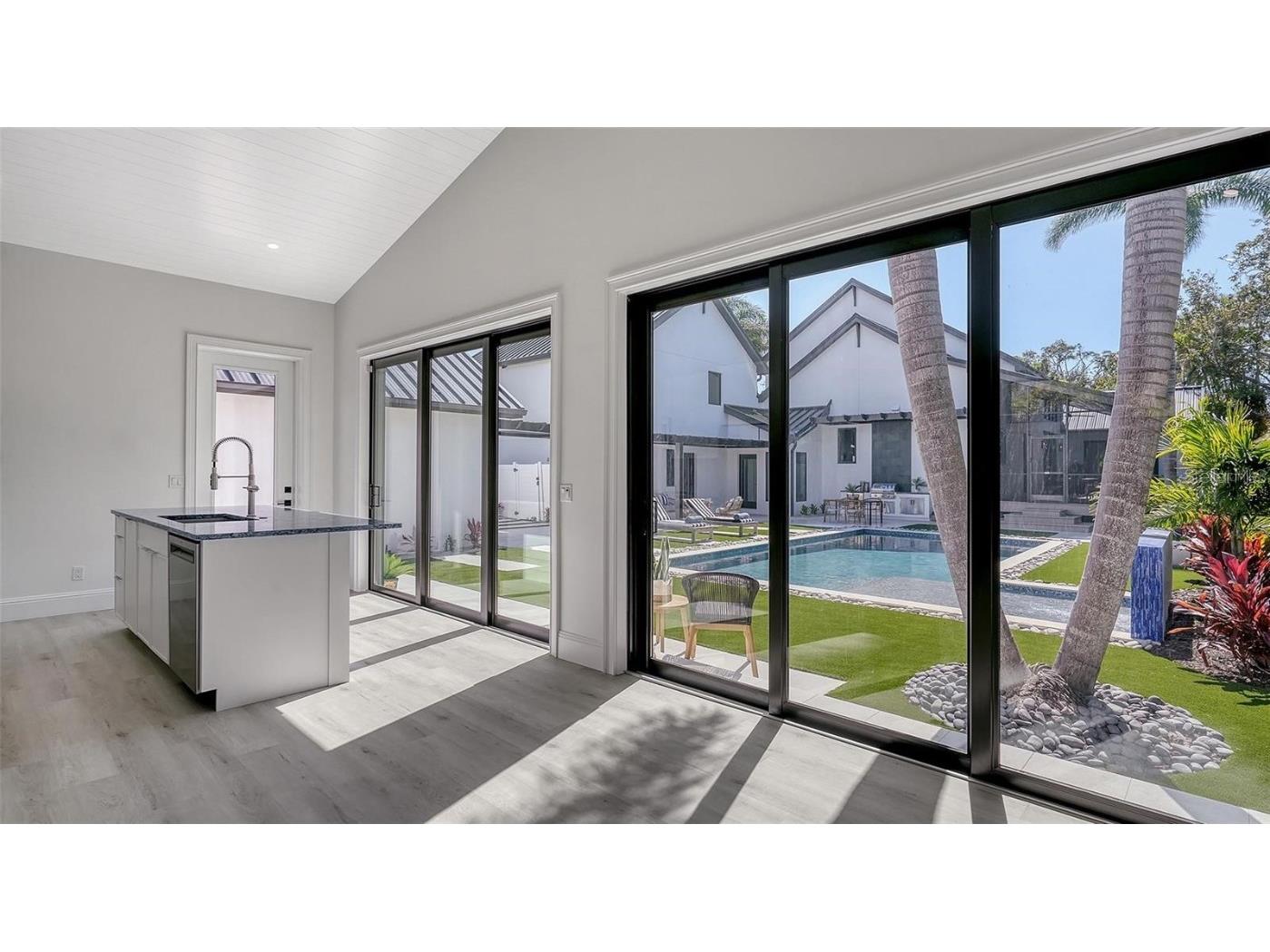 5035 Bay Shore Road Sarasota FL 34234 A4667963 image59