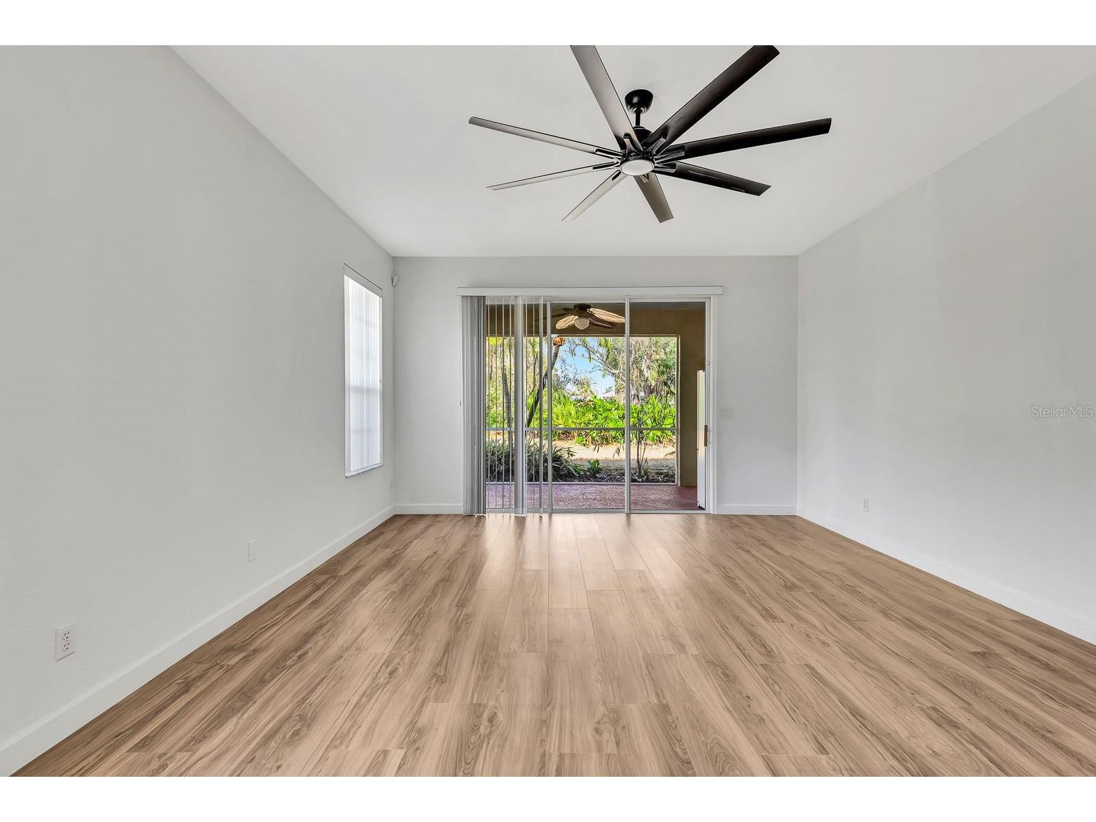 5035 Lakescene Place Sarasota FL 34243 A4683762 image18