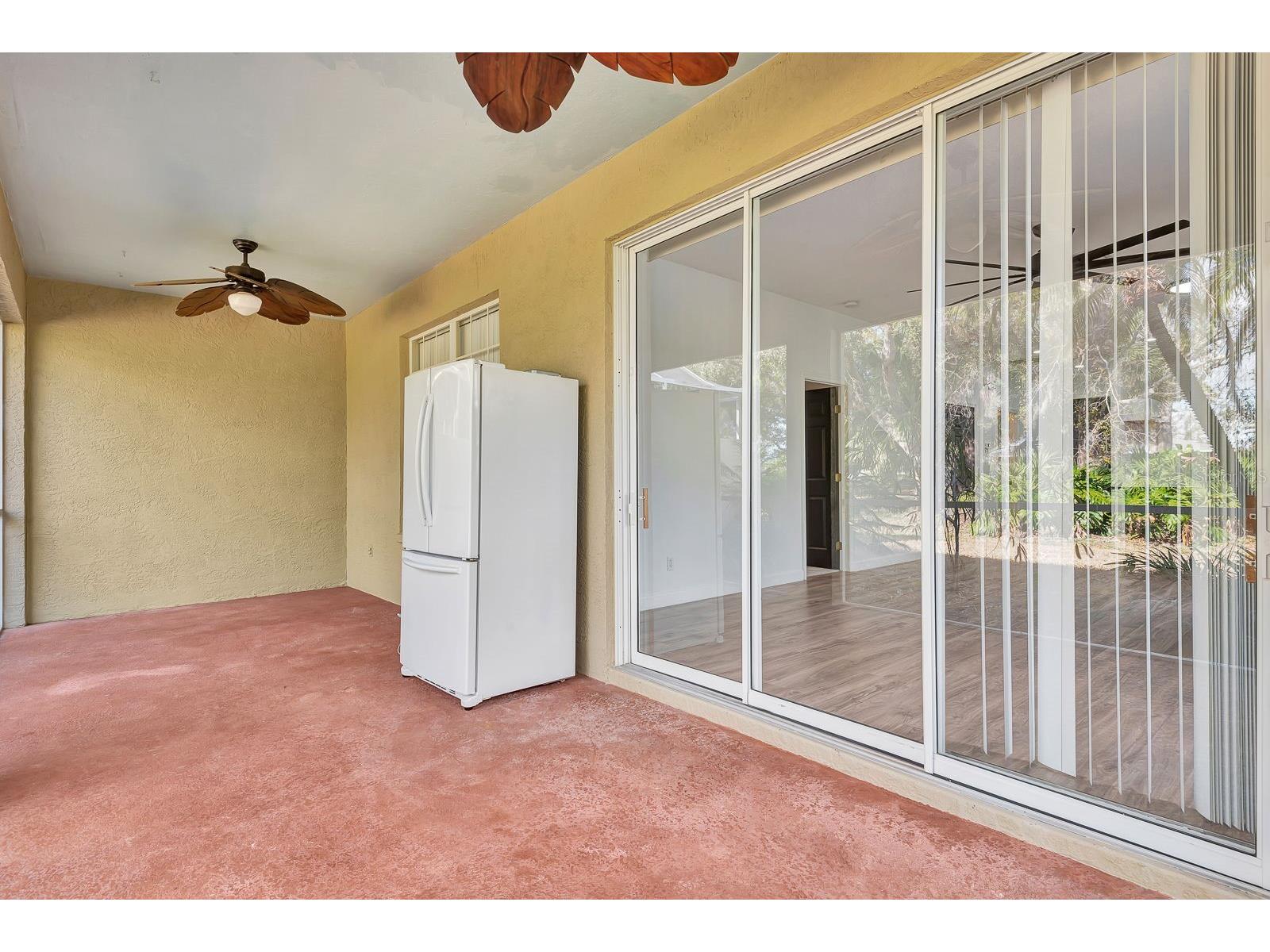 5035 Lakescene Place Sarasota FL 34243 A4683762 image22