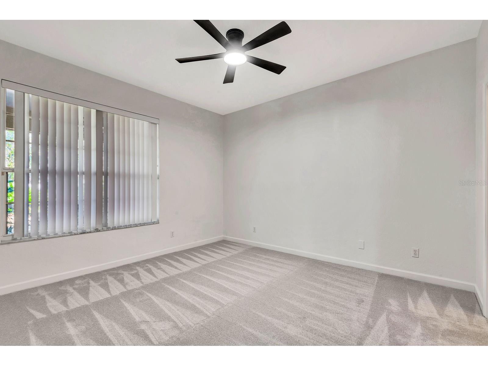 5035 Lakescene Place Sarasota FL 34243 A4683762 image24