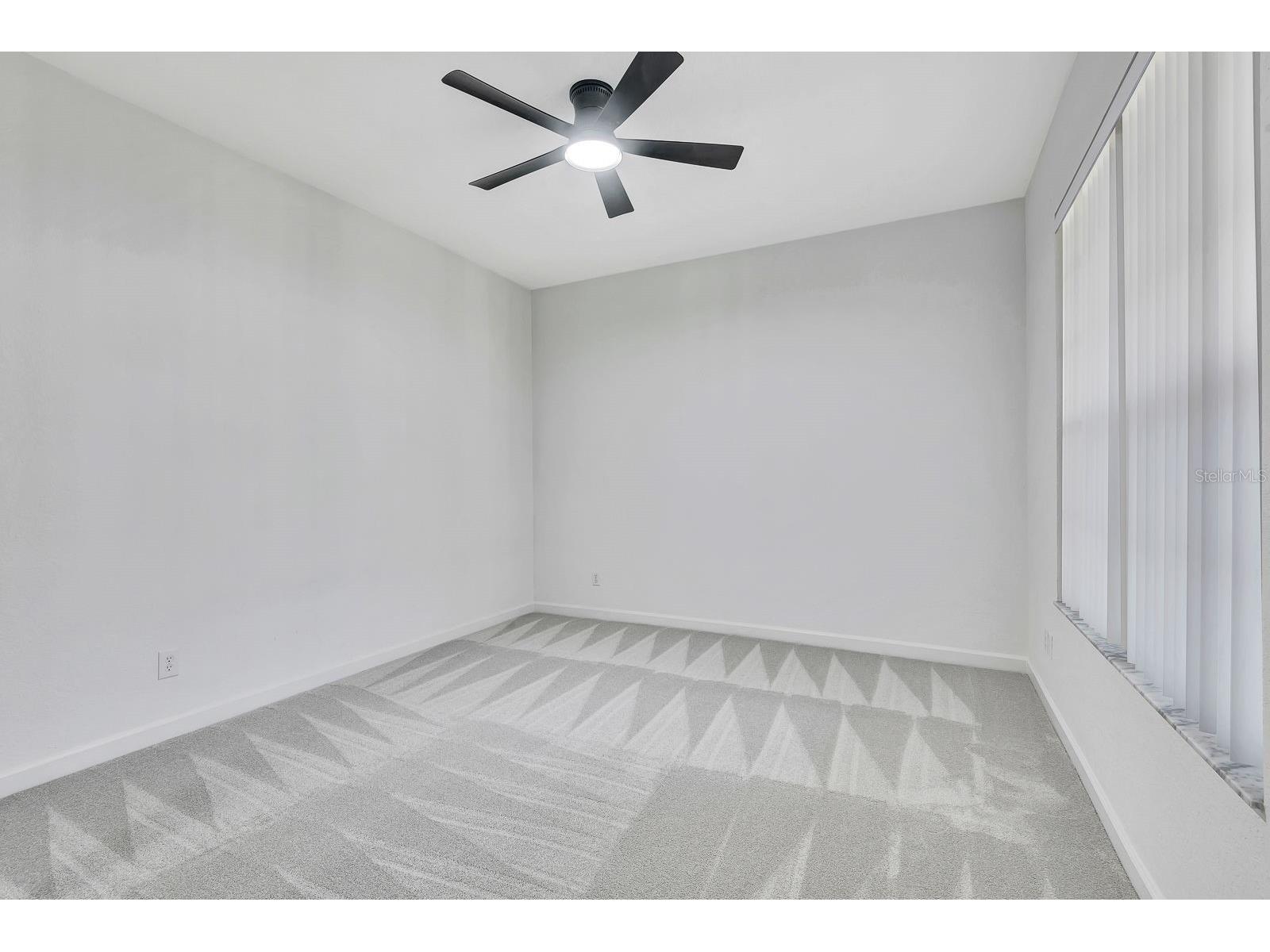 5035 Lakescene Place Sarasota FL 34243 A4683762 image31