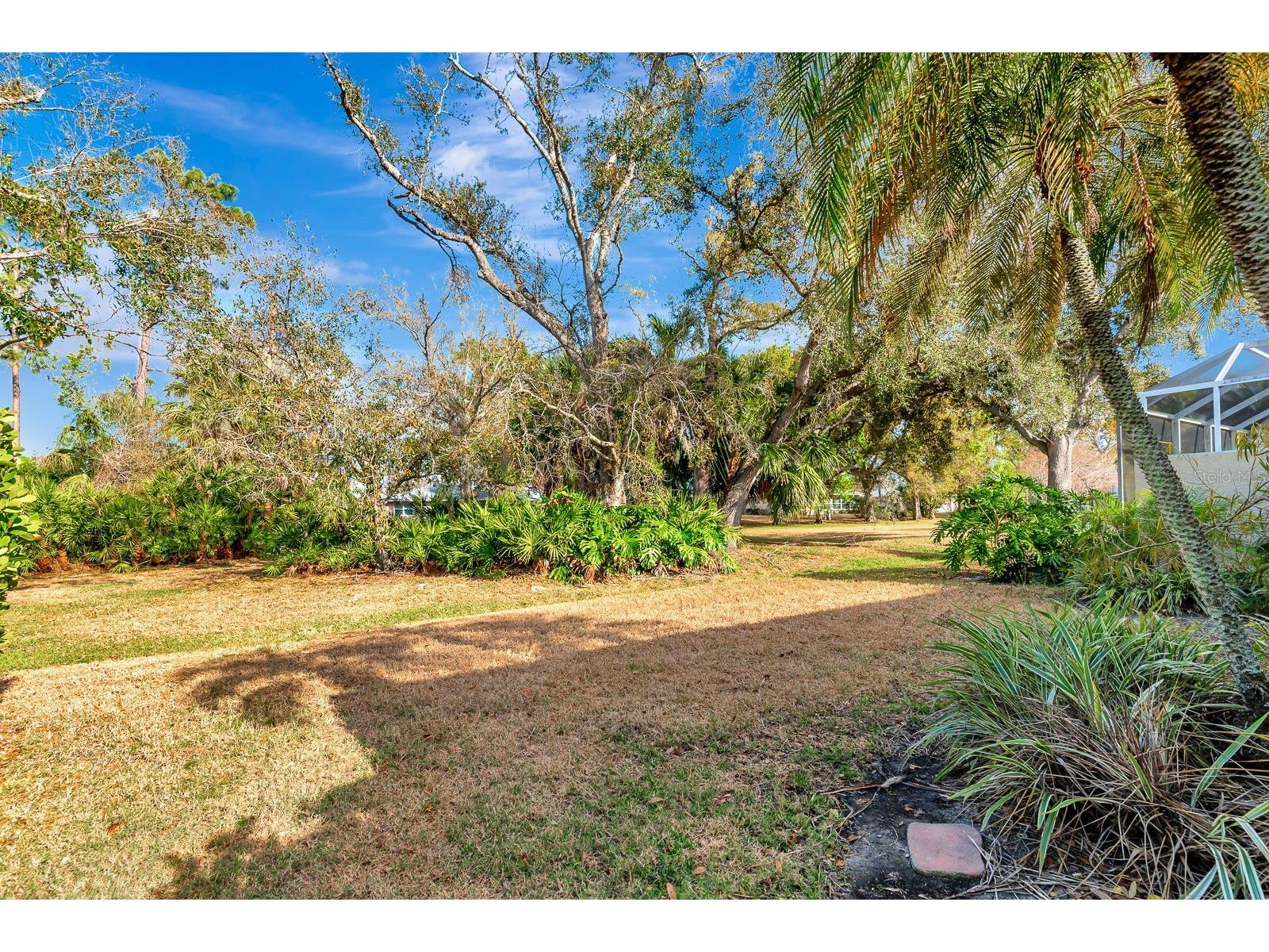 5035 Lakescene Place Sarasota FL 34243 A4683762 image39