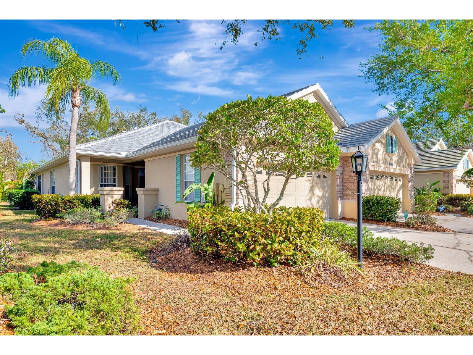 5035 Lakescene Place Sarasota FL 34243 A4683762 image4