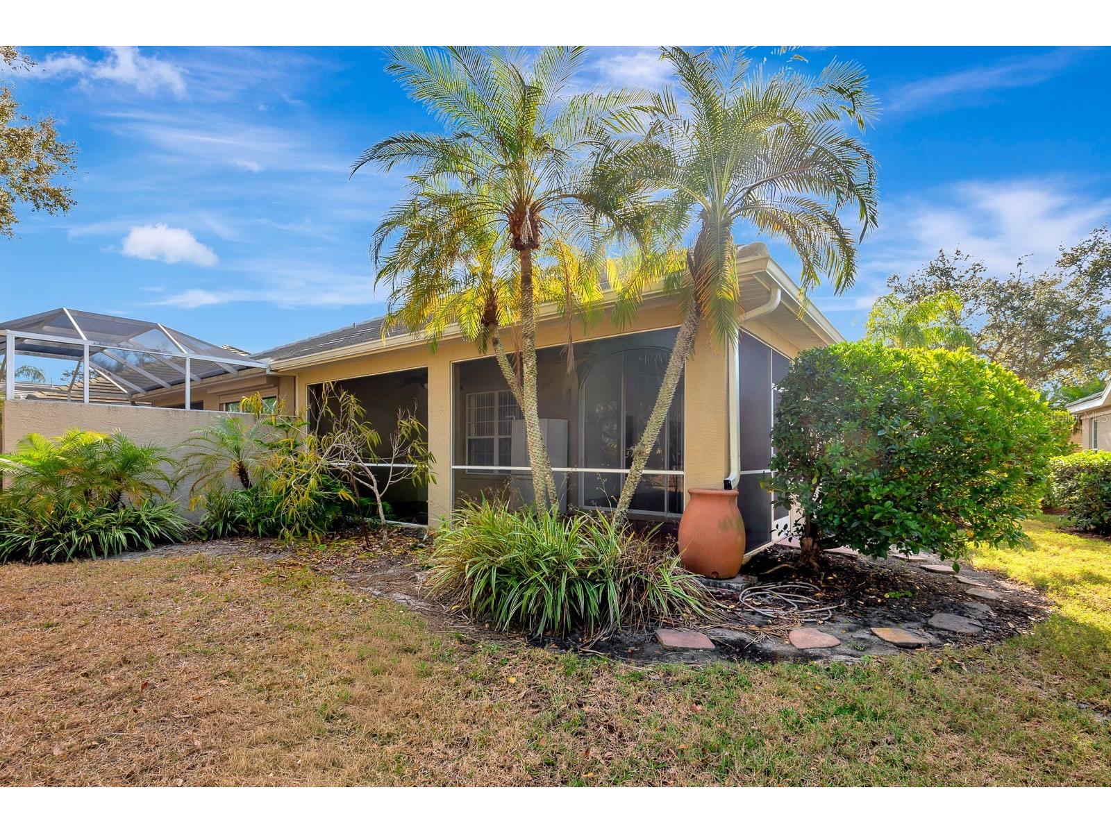 5035 Lakescene Place Sarasota FL 34243 A4683762 image42