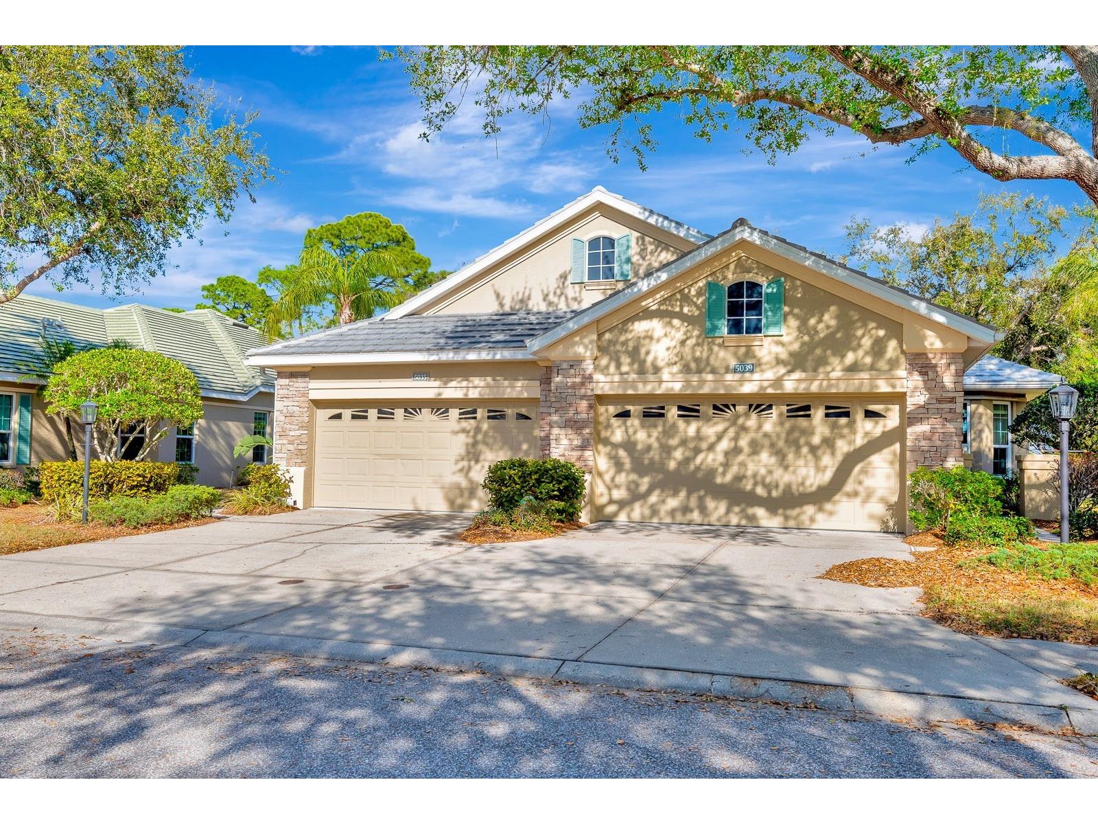5035 Lakescene Place Sarasota FL 34243 A4683762 image43