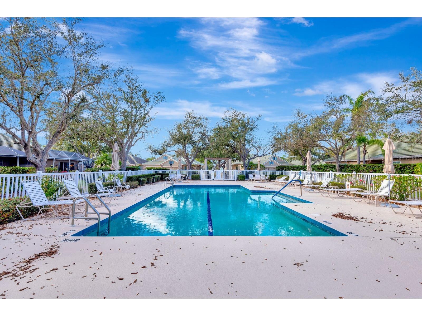 5035 Lakescene Place Sarasota FL 34243 A4683762 image49