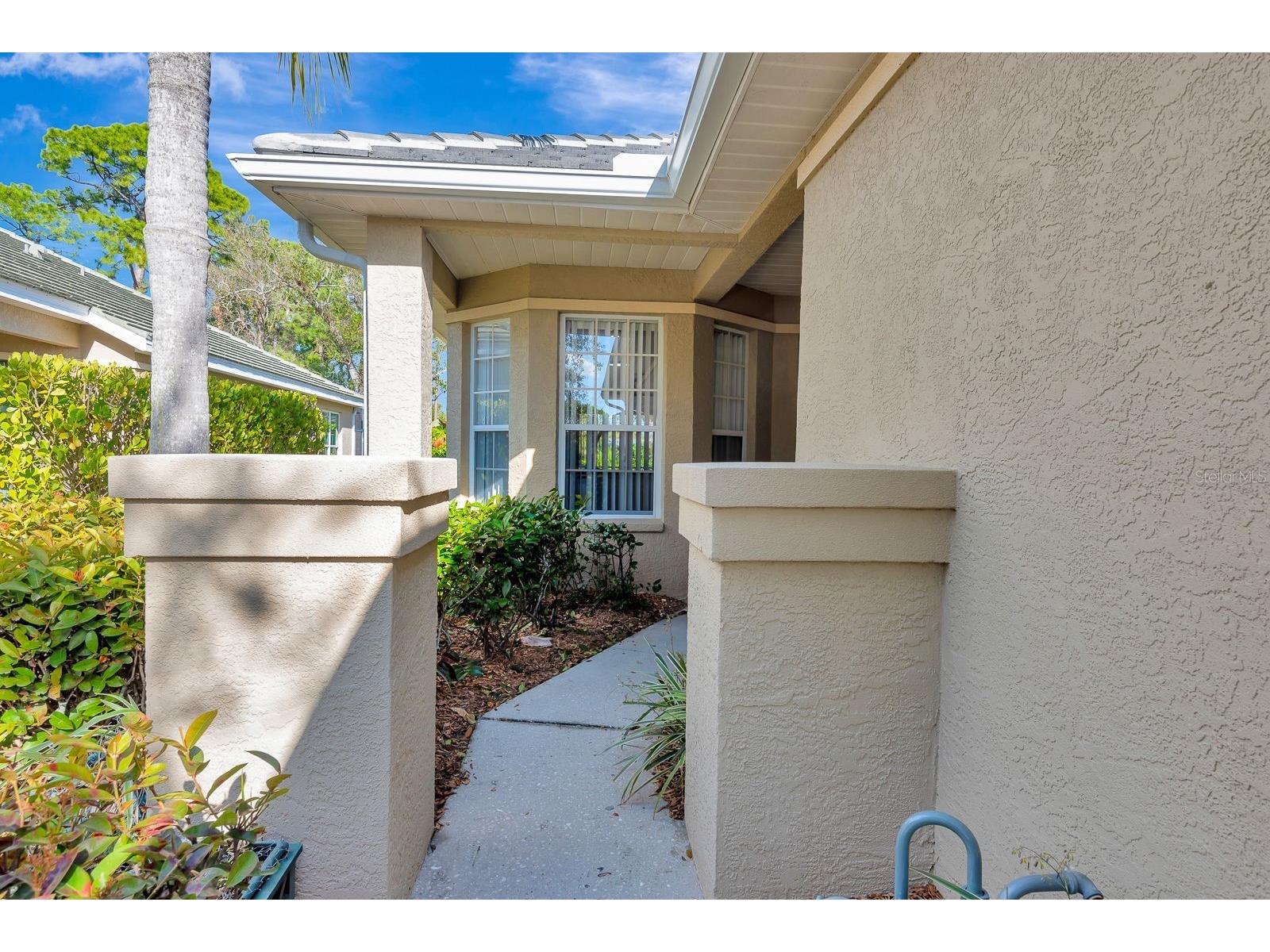 5035 Lakescene Place Sarasota FL 34243 A4683762 image5