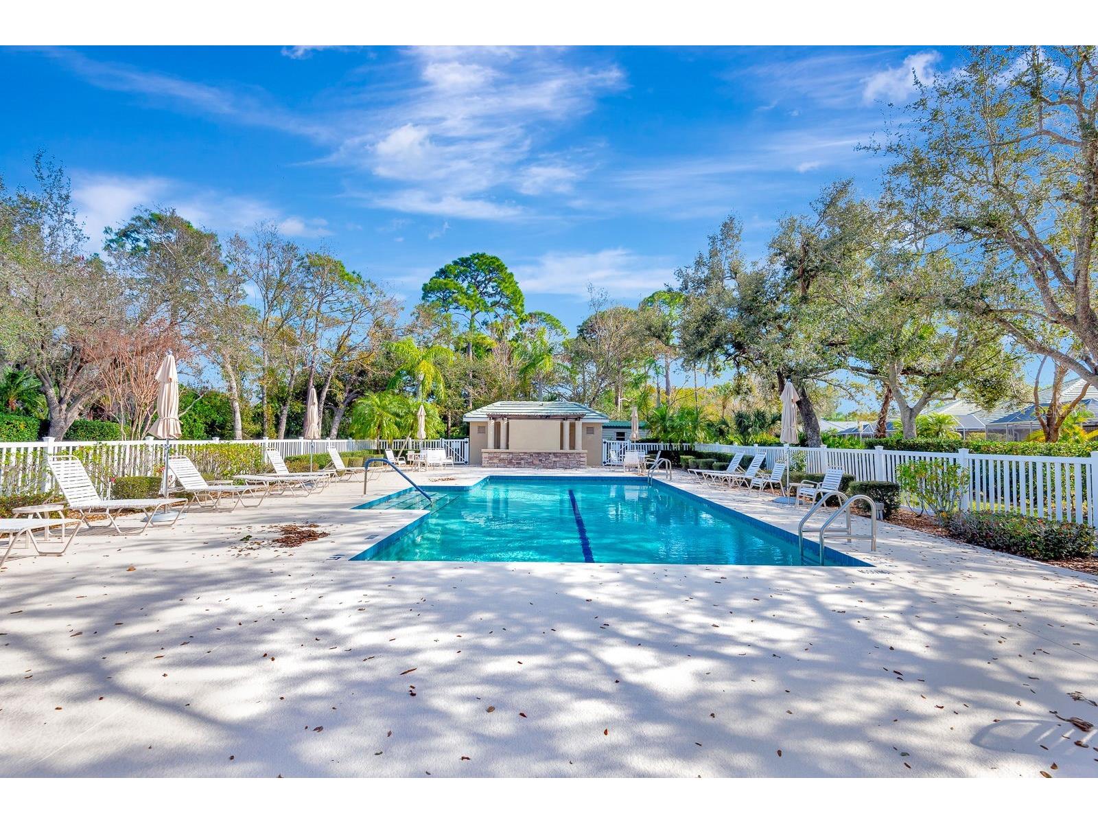 5035 Lakescene Place Sarasota FL 34243 A4683762 image50