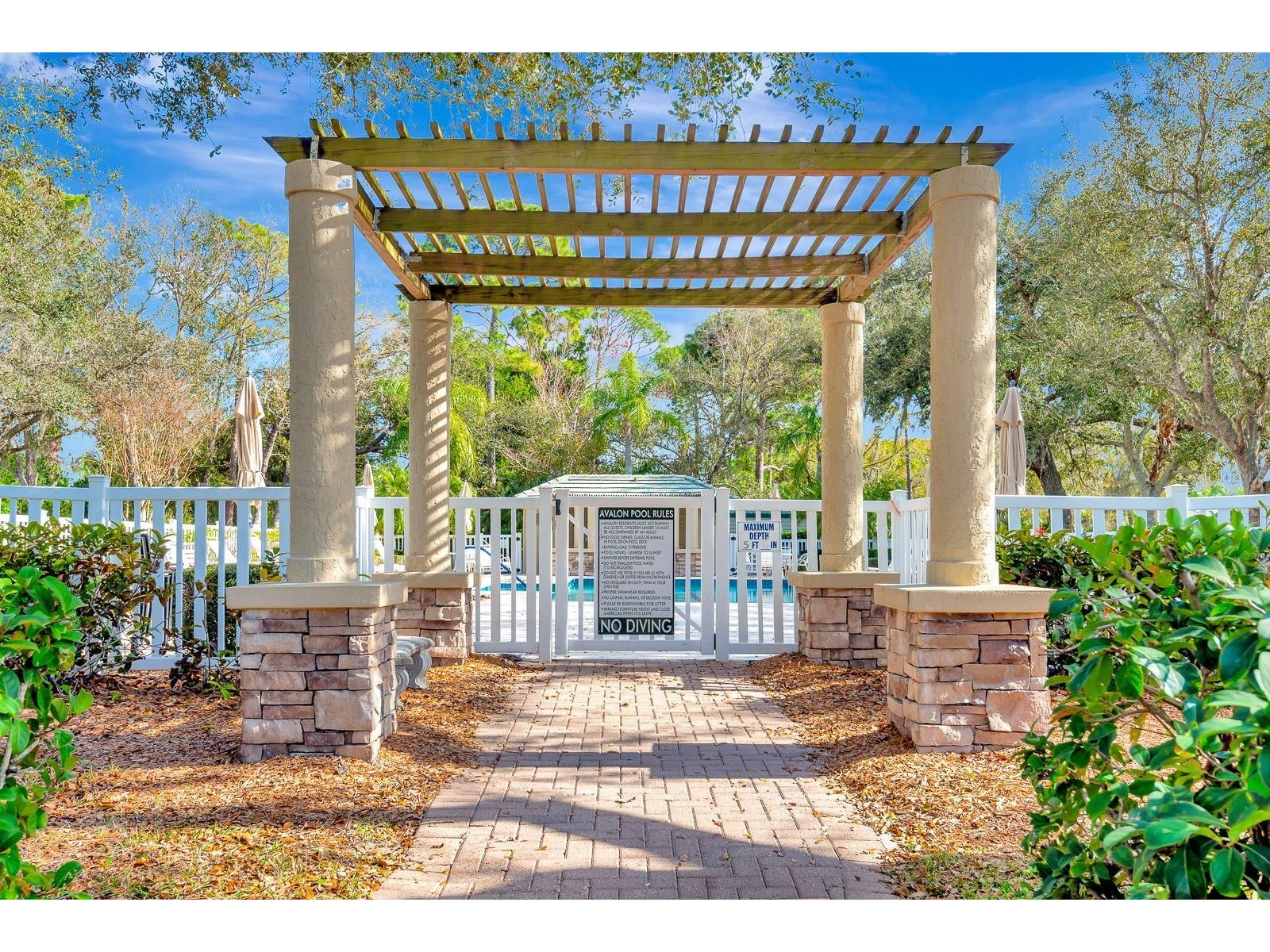 5035 Lakescene Place Sarasota FL 34243 A4683762 image51