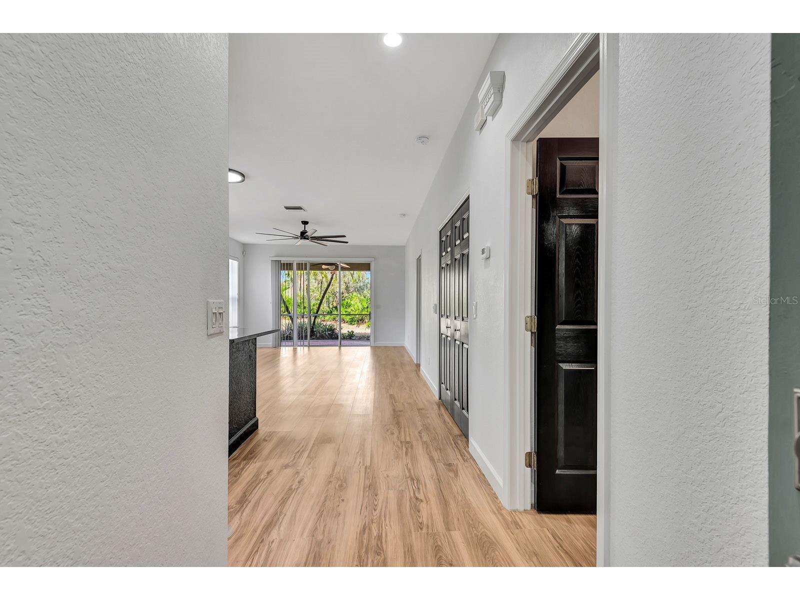 5035 Lakescene Place Sarasota FL 34243 A4683762 image7