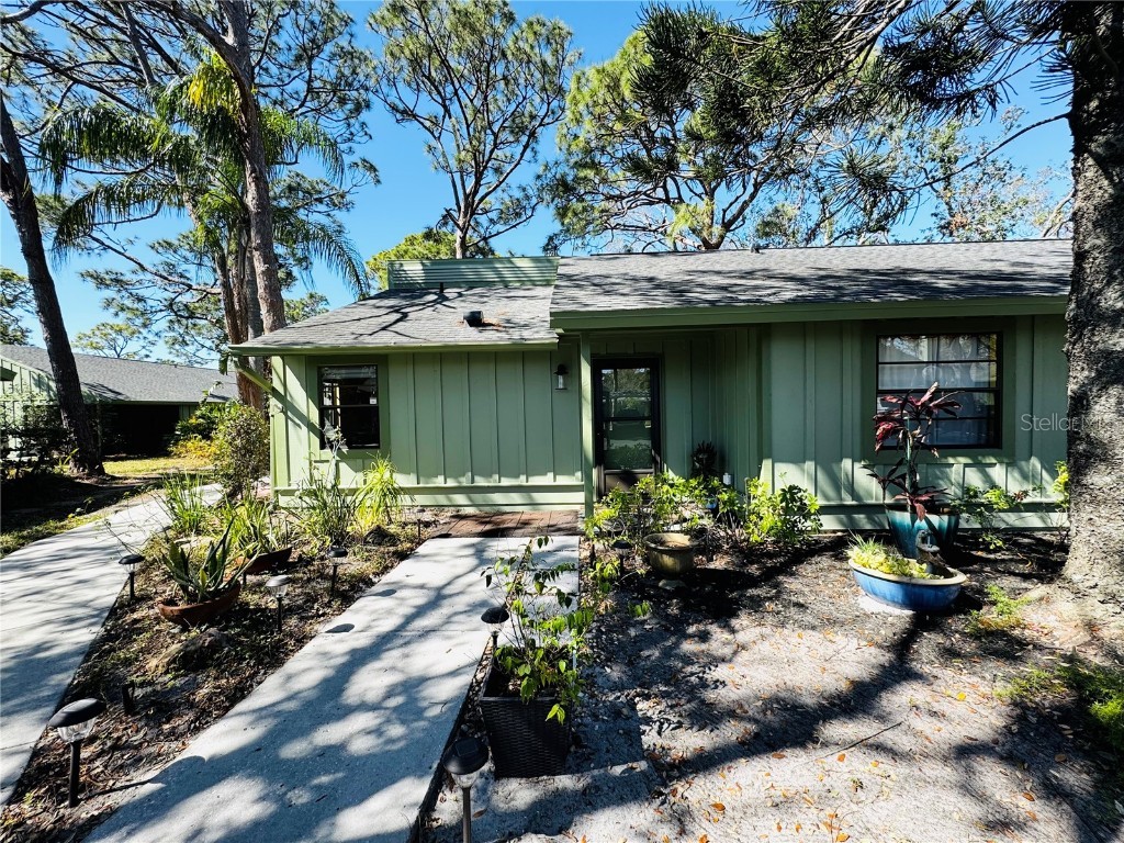 5036 Barrington Circle #2401 Sarasota FL 34234 A4638746 image1
