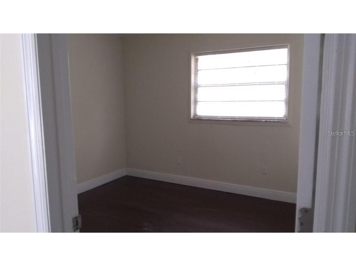 5036 College Orlando FL 32811 O6399460 image13
