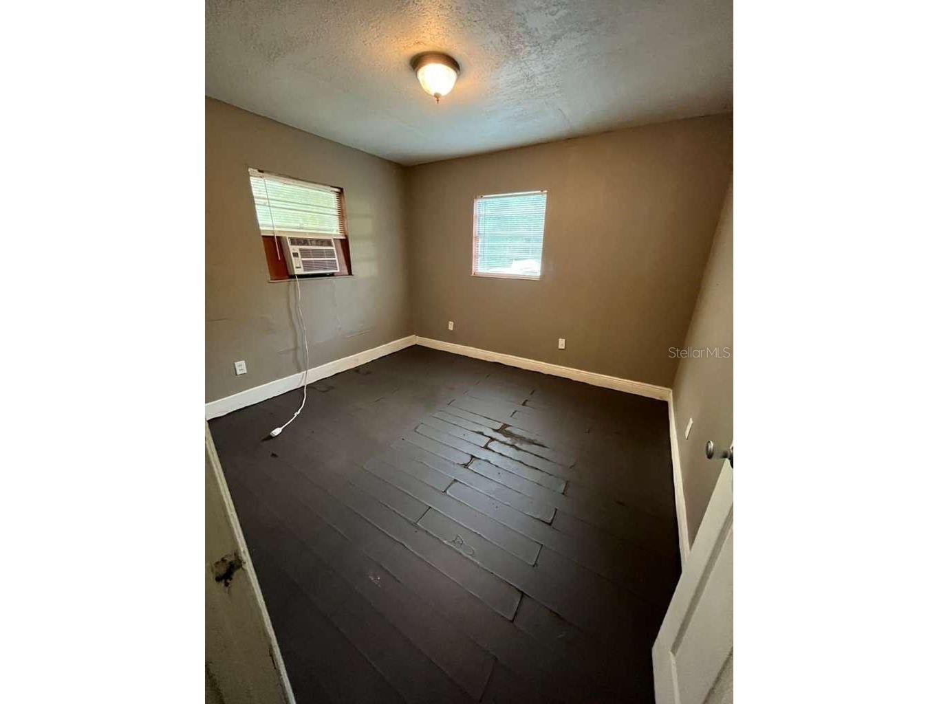 5036 College Orlando FL 32811 O6399460 image16