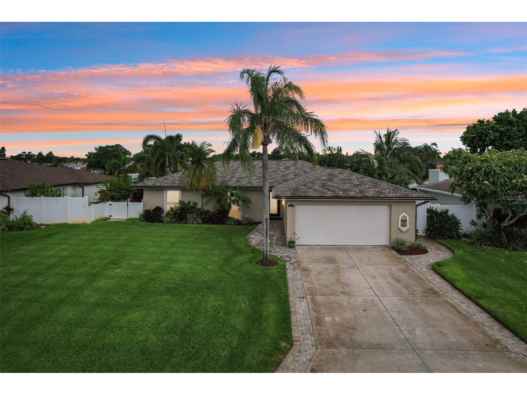 5036 Dover Street NE Saint Petersburg FL 33703 - TAMPA BAY TB8468210 image1