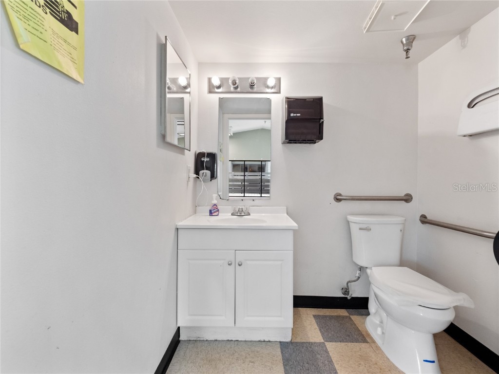 5037 North Lane Orlando FL 32808 S5126829 image27