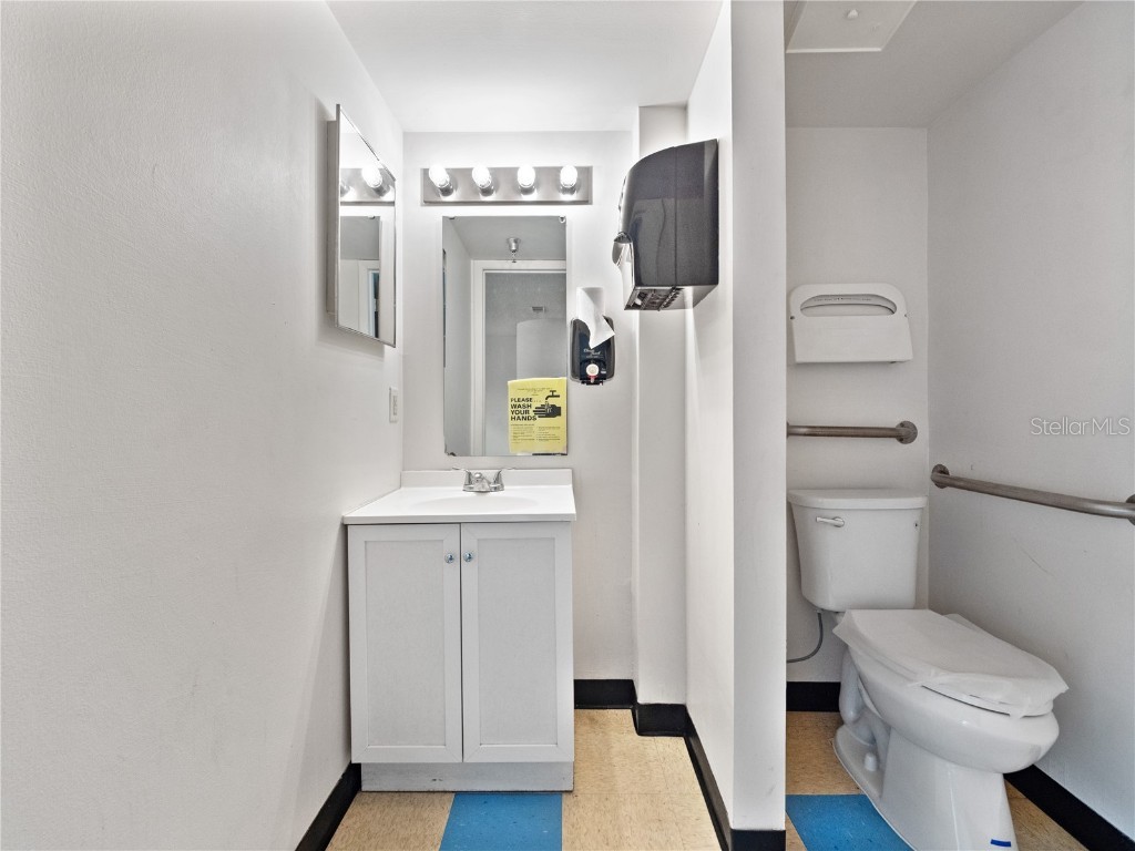 5037 North Lane Orlando FL 32808 S5126829 image34