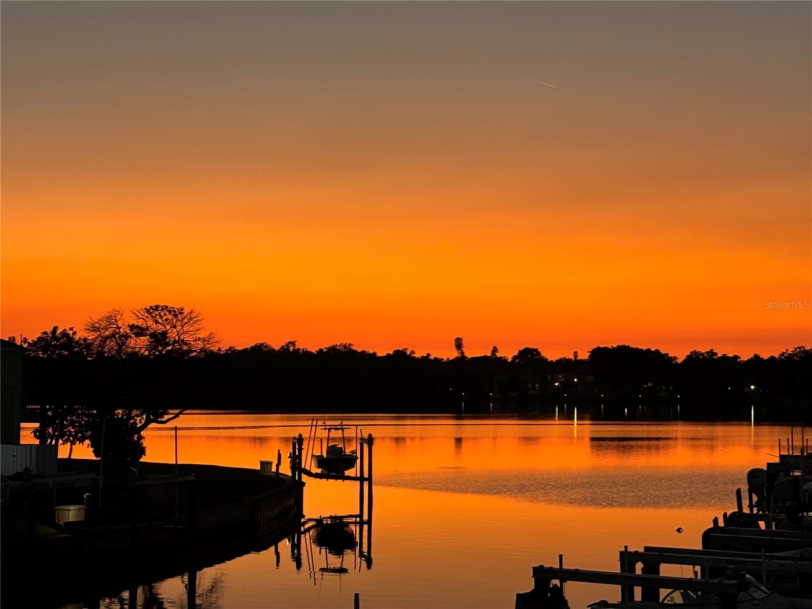 5037 Starfish Drive SE #D Saint Petersburg FL 33705 TB8466874 image1