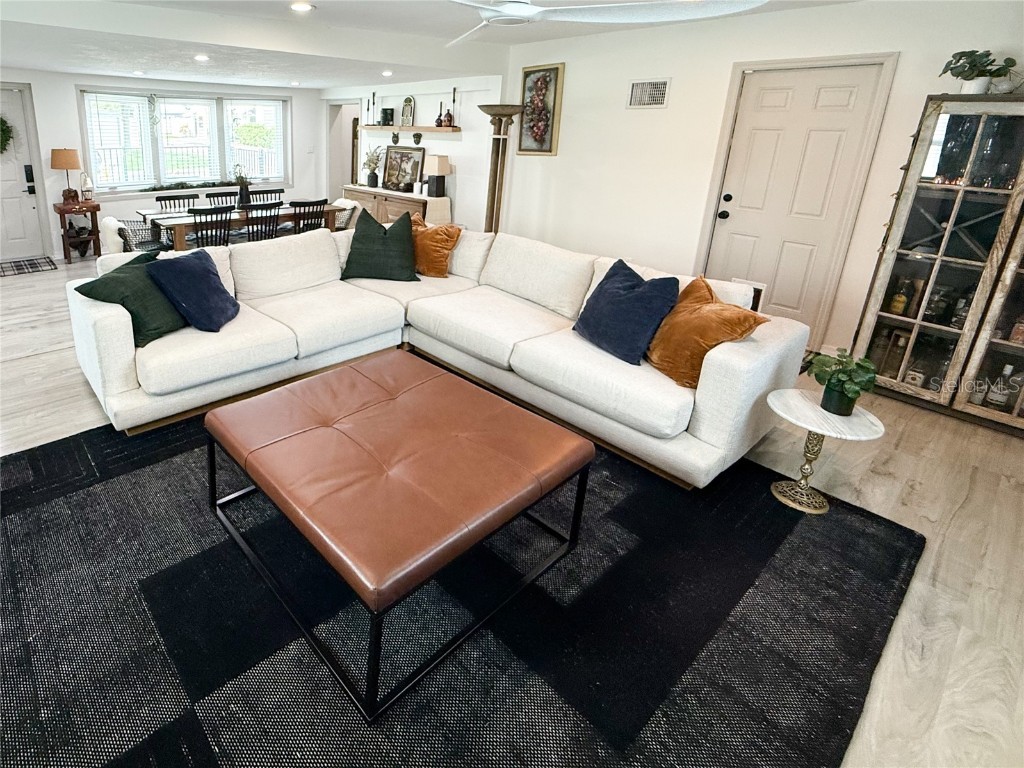 5039 Dr Martin Luther King Jr Street N Saint Petersburg FL 33703 TB8446580 image17