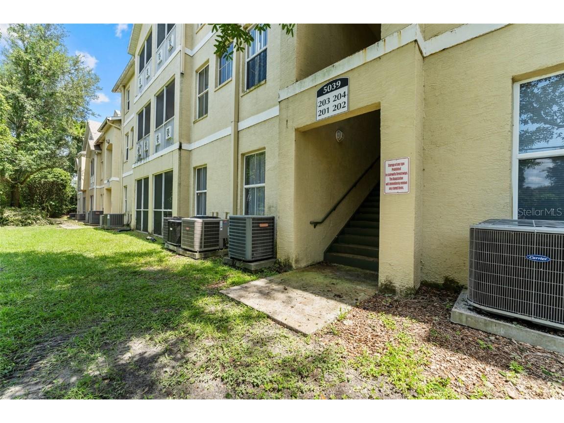 5039 Sunridge Palms Drive #204 Tampa FL 33617 TB8419327 image1