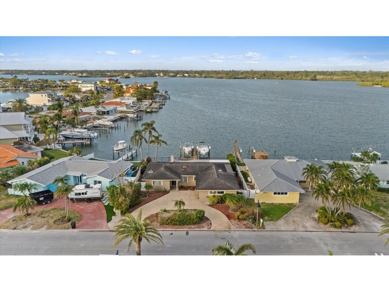 504 173rd Avenue E North Redington Beach FL 33708 - BOCA CIEGA BAY TB8328261 image1