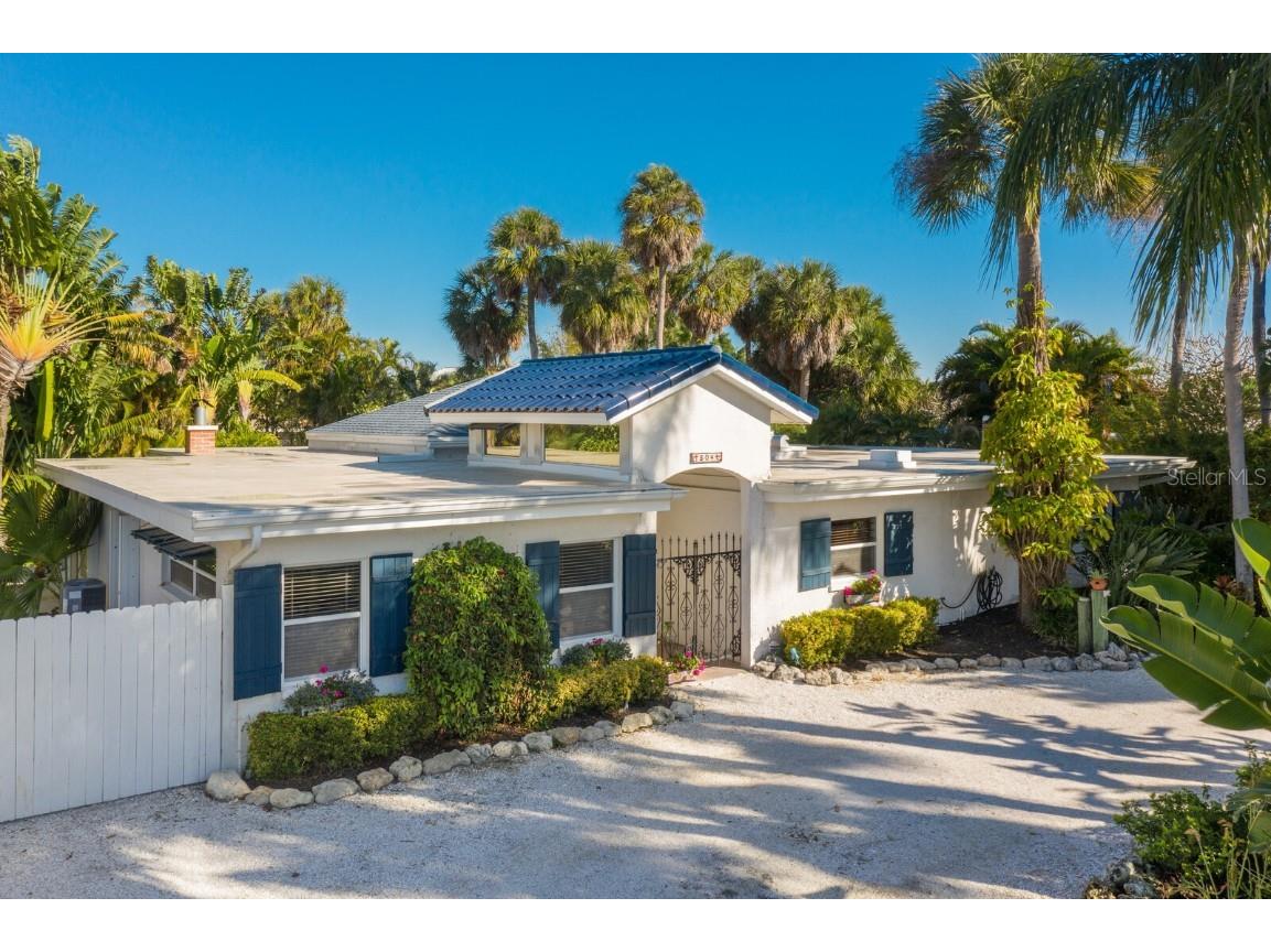 504 71st Street Holmes Beach FL 34217 A4604367 image1