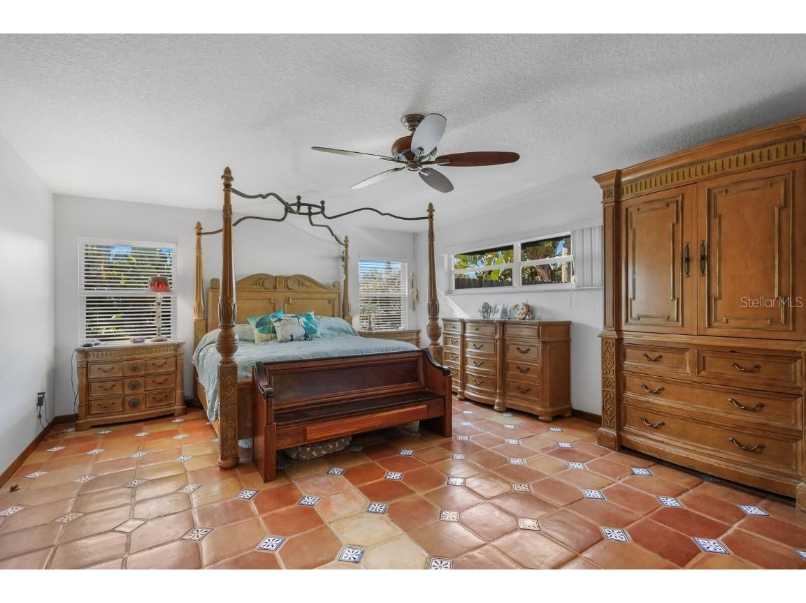 504 71st Street Holmes Beach FL 34217 A4604367 image18