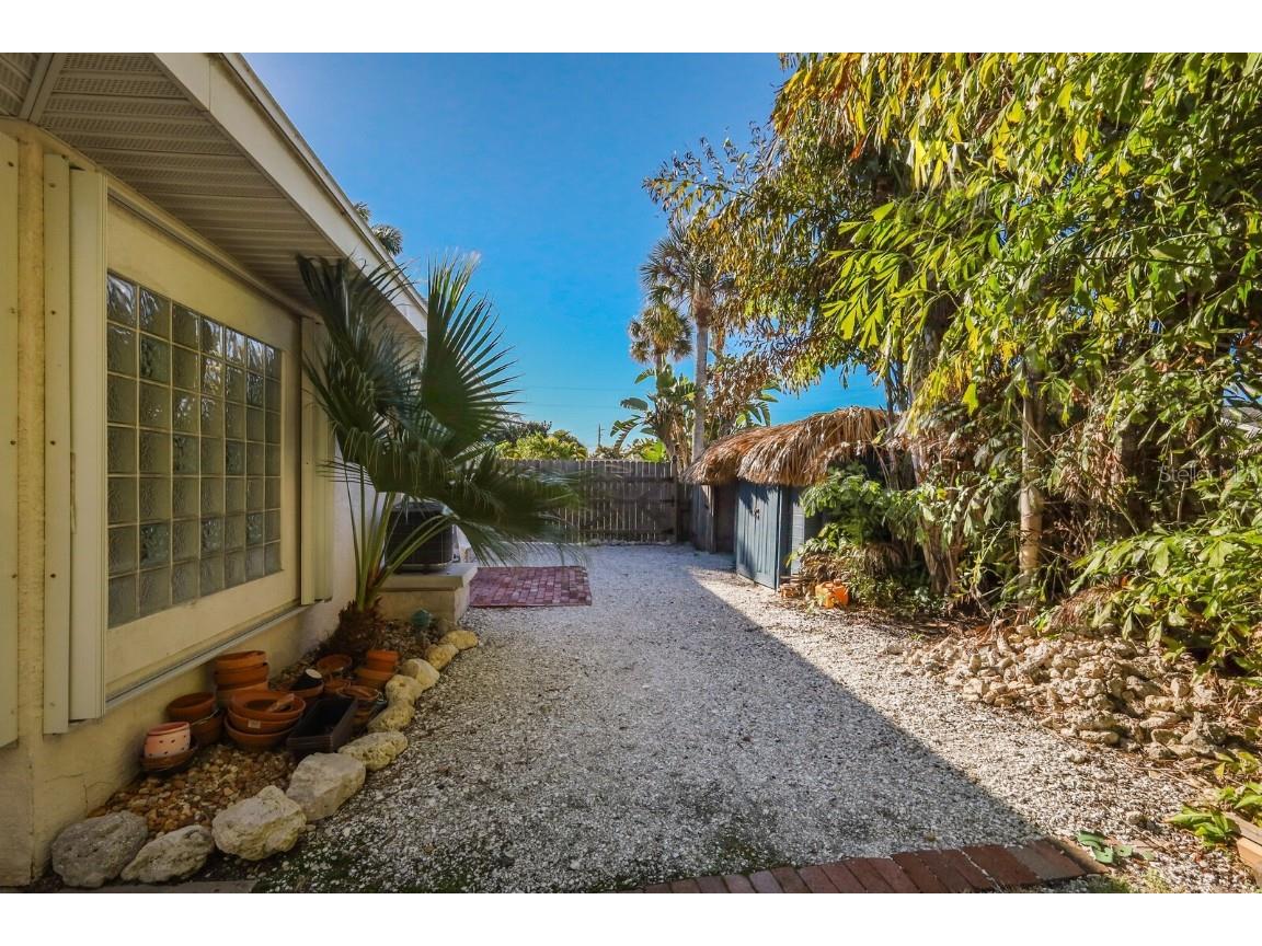 504 71st Street Holmes Beach FL 34217 A4604367 image38