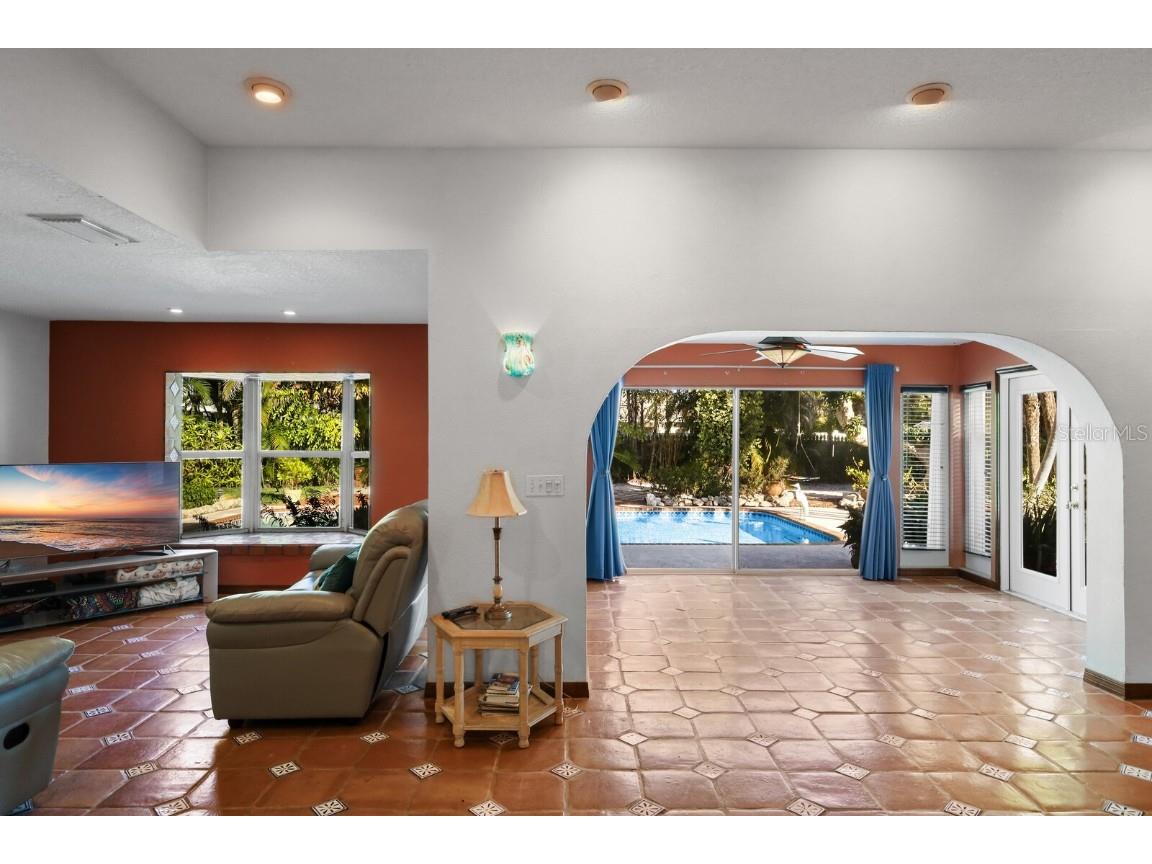 504 71st Street Holmes Beach FL 34217 A4604367 image6