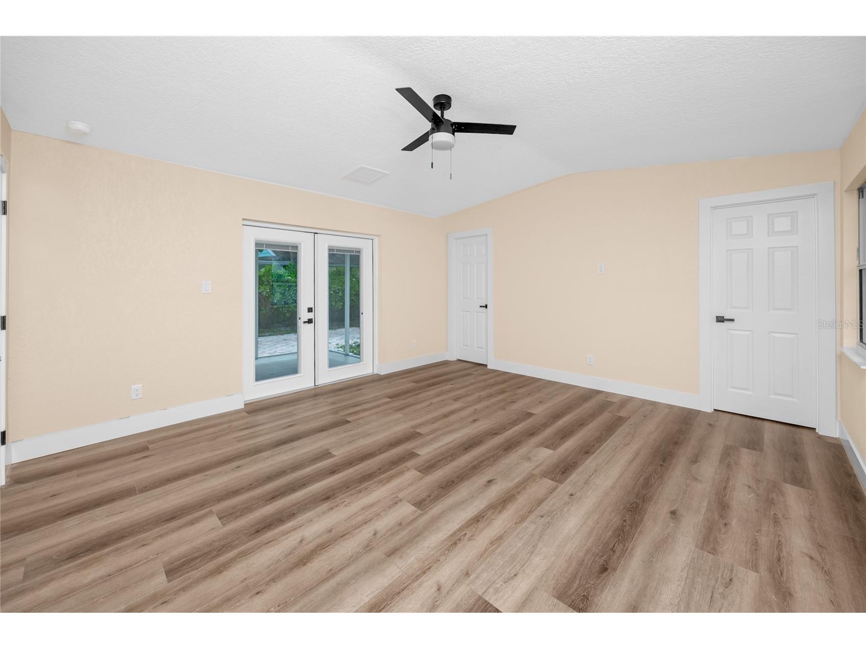 504 79th Avenue Saint Petersburg FL 33706 TB8527591 image20