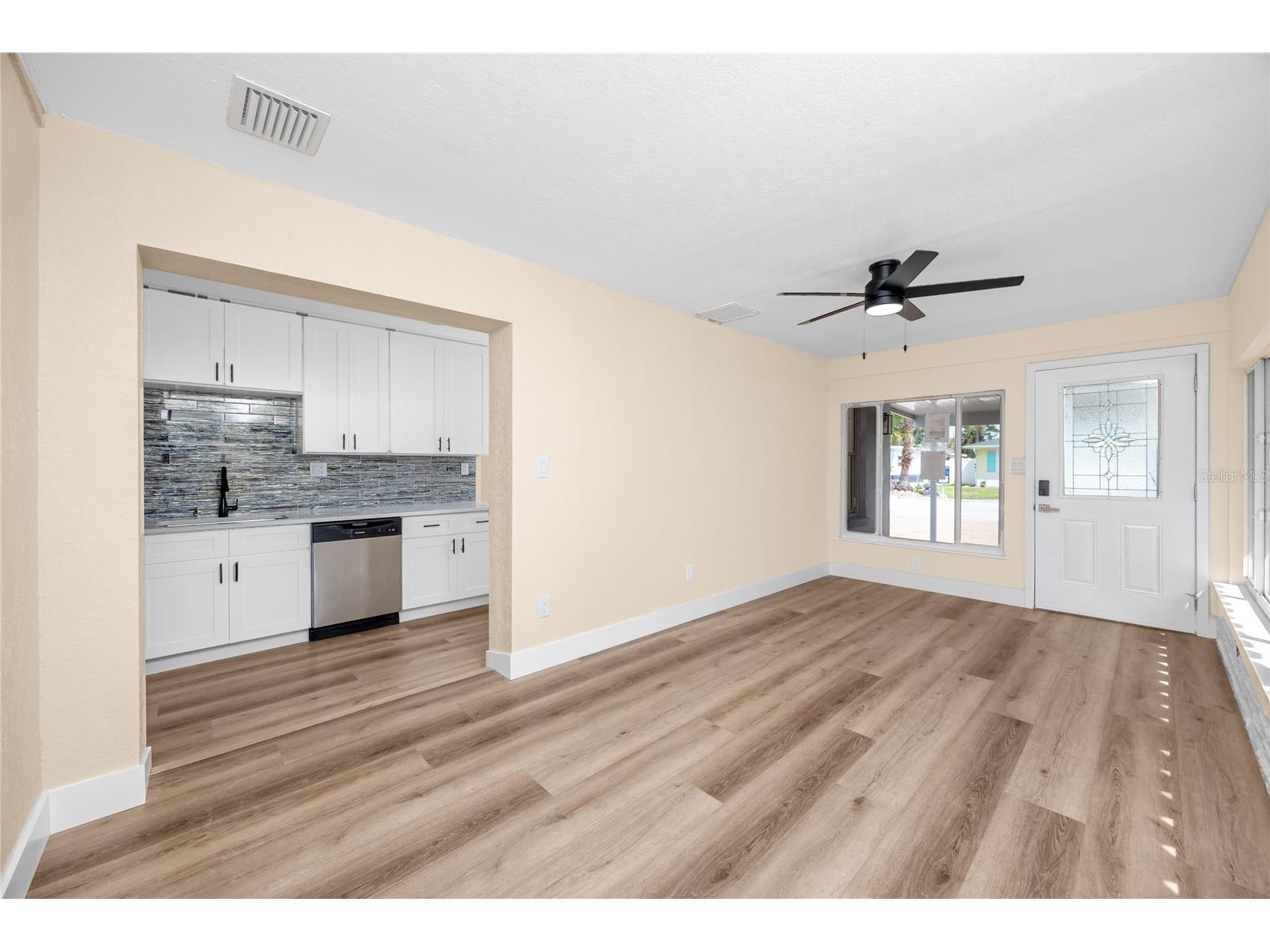 504 79th Avenue Saint Petersburg FL 33706 TB8527591 image4