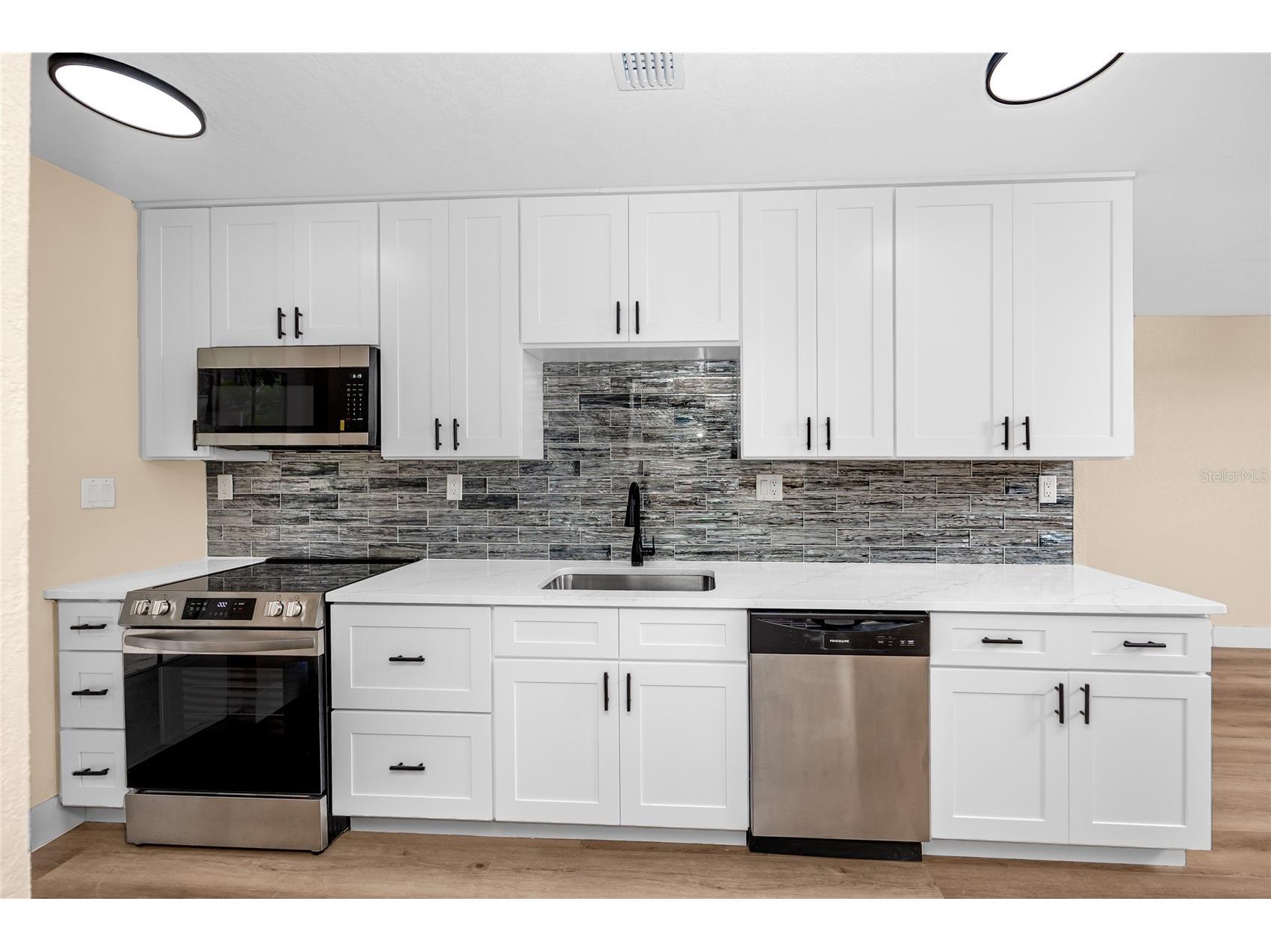 504 79th Avenue Saint Petersburg FL 33706 TB8527591 image5
