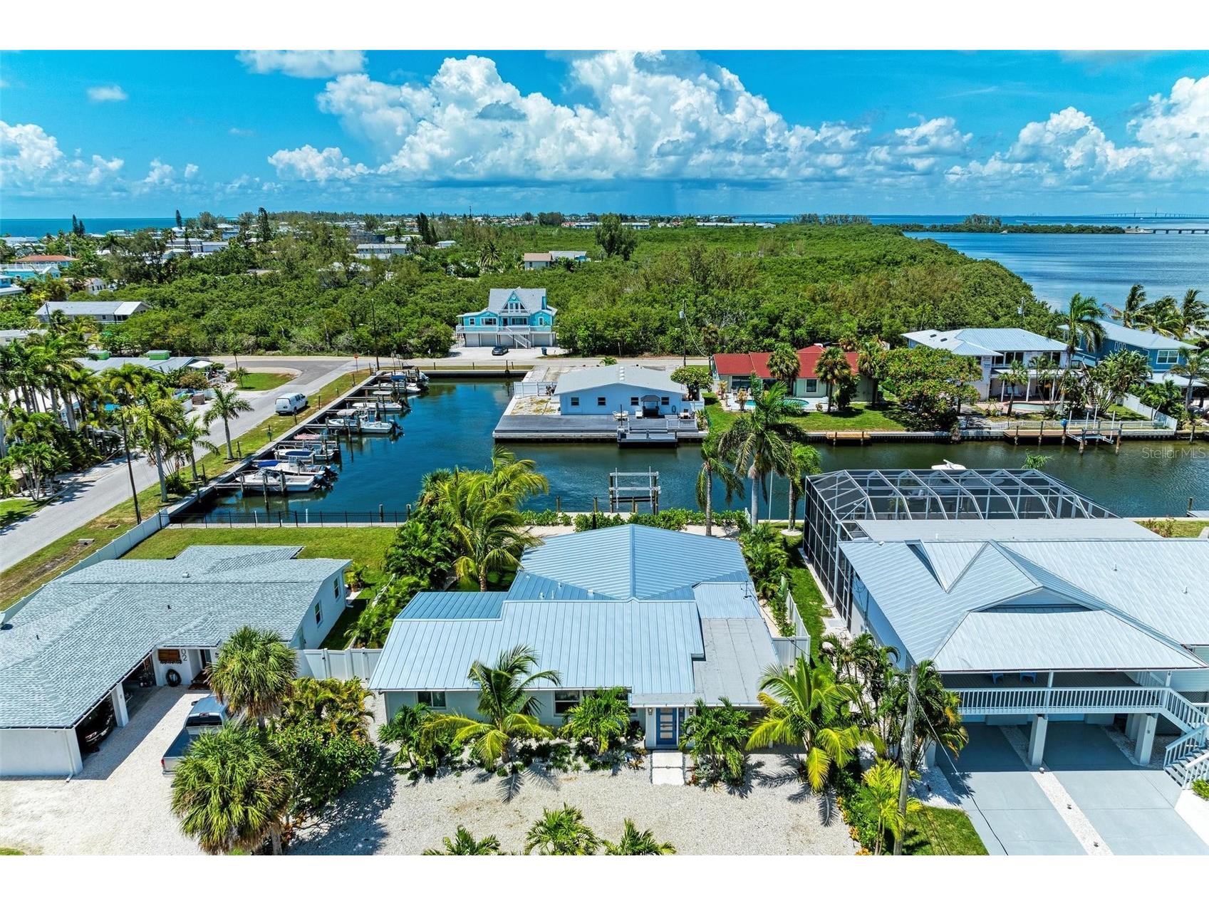 504 Bayview Drive Holmes Beach FL 34217 A4681249 image12