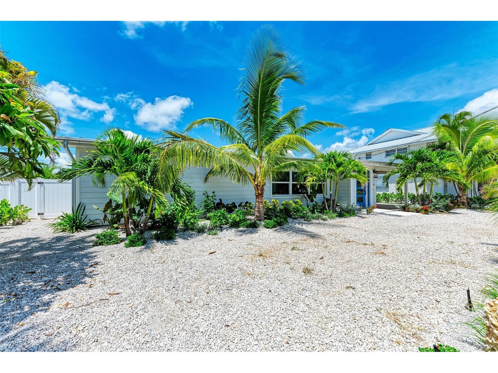 504 Bayview Drive Holmes Beach FL 34217 A4681249 image2