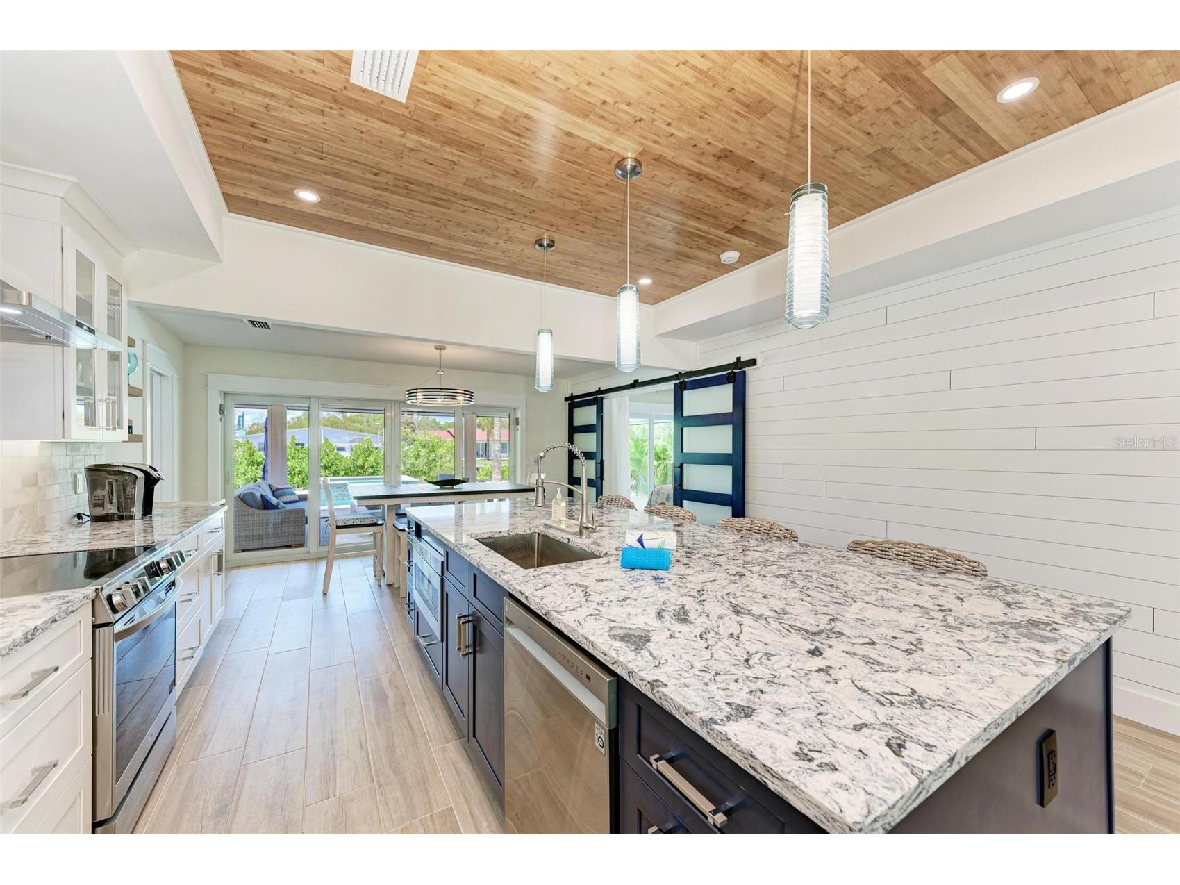 504 Bayview Drive Holmes Beach FL 34217 A4681249 image22