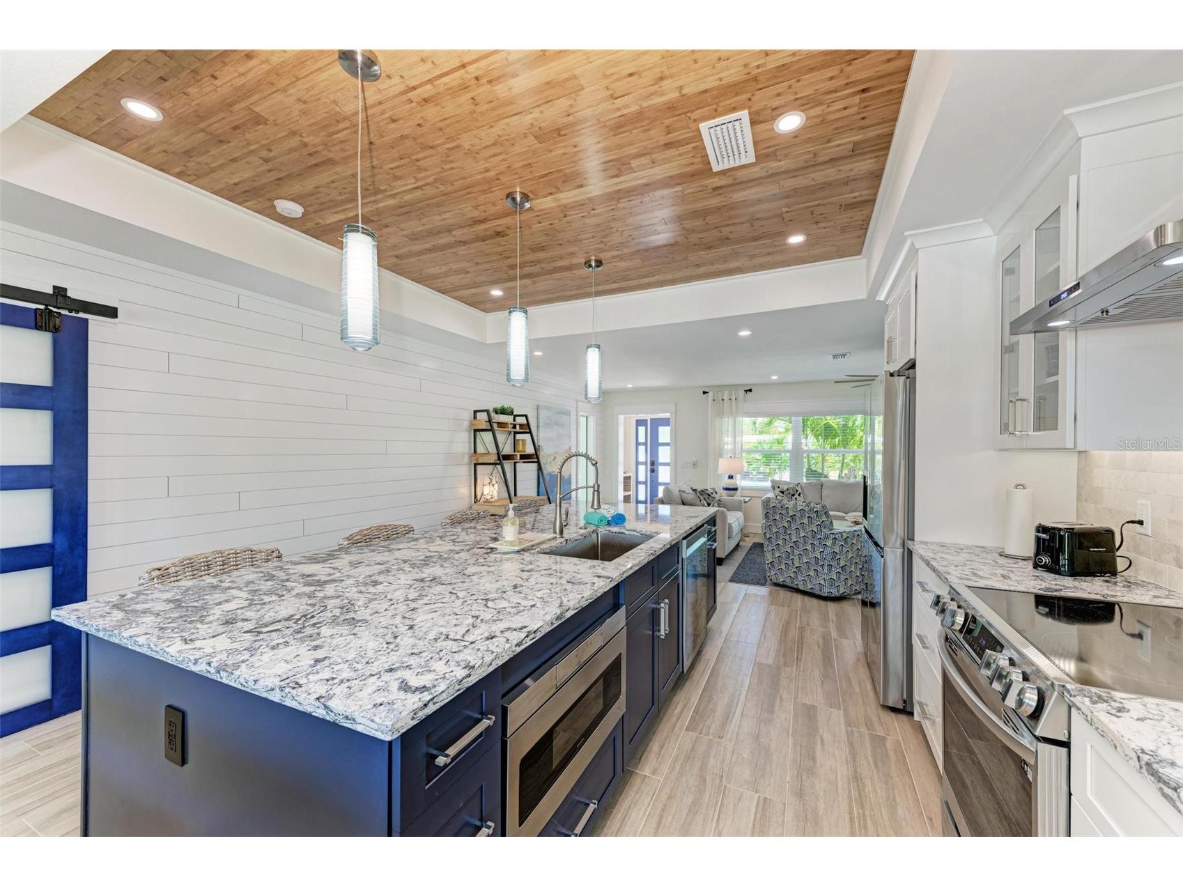 504 Bayview Drive Holmes Beach FL 34217 A4681249 image25