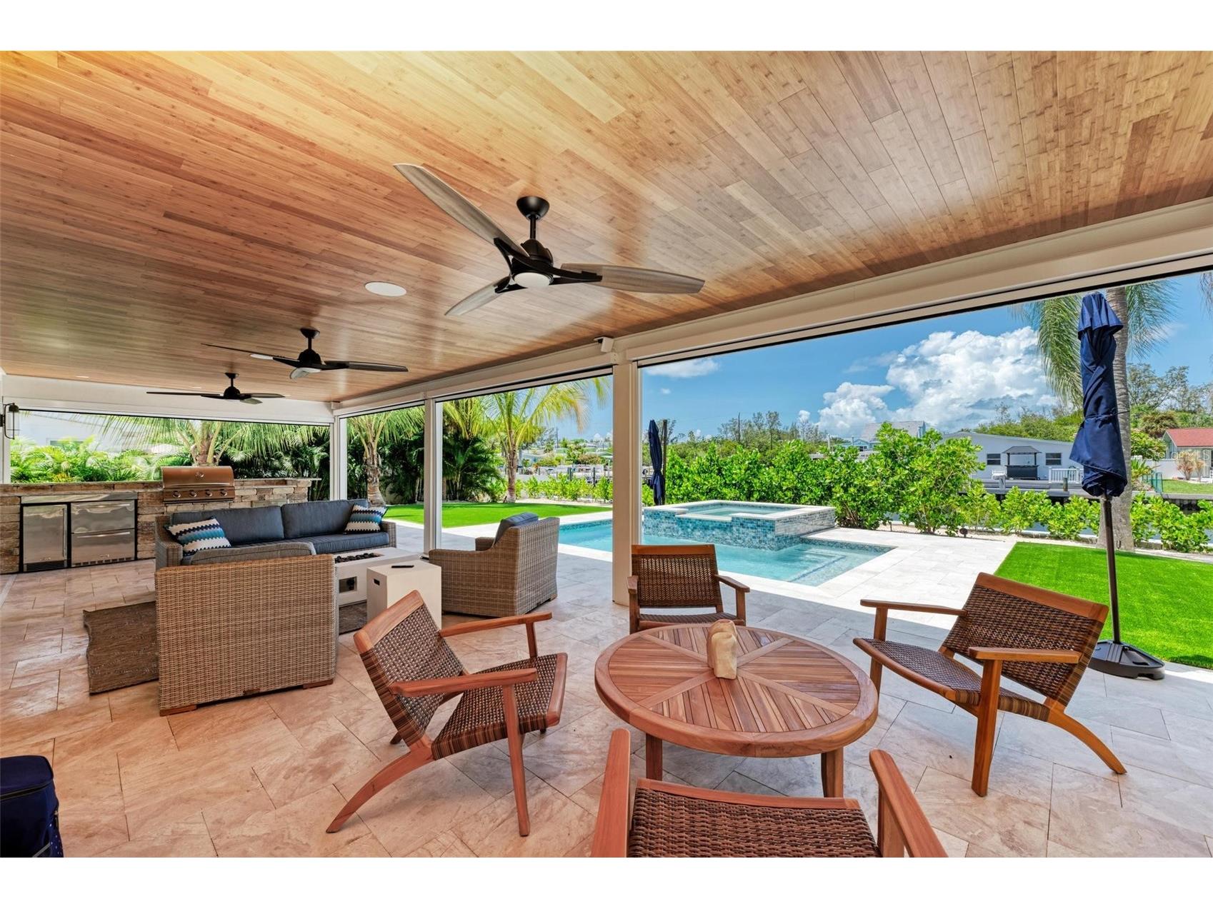 504 Bayview Drive Holmes Beach FL 34217 A4681249 image48