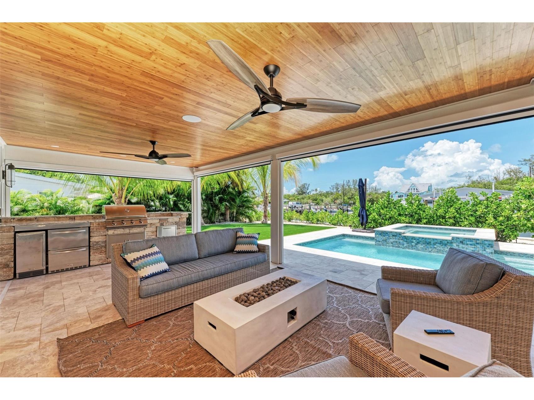 504 Bayview Drive Holmes Beach FL 34217 A4681249 image50