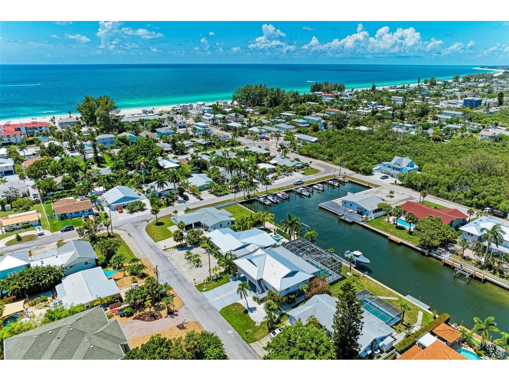 504 Bayview Drive Holmes Beach FL 34217 A4681249 image8