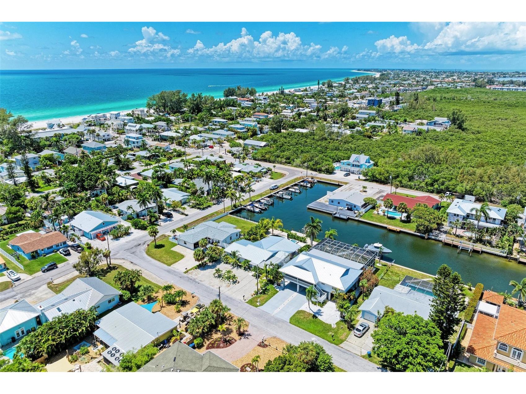 504 Bayview Drive Holmes Beach FL 34217 A4681249 image9