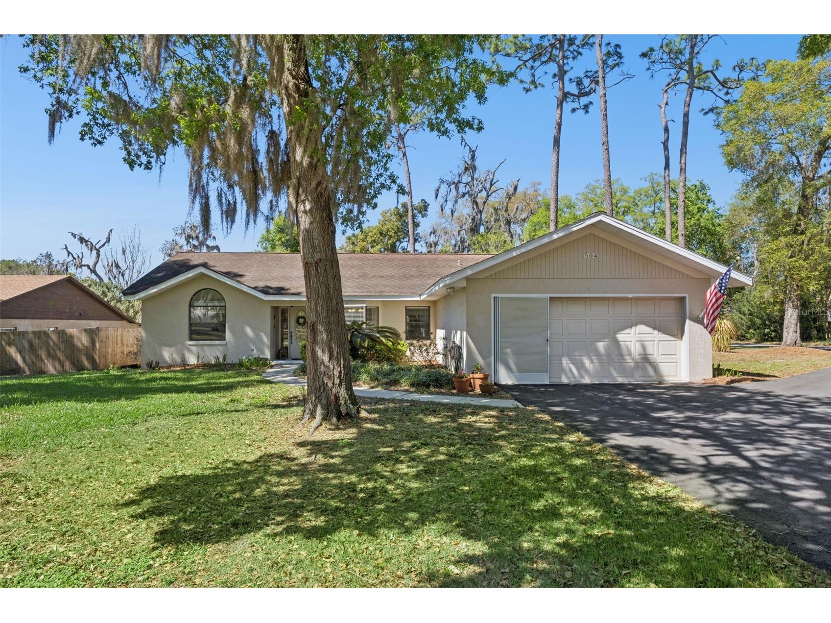 504 County Road 468 Fruitland Park FL 34731 - Crystal Lake G5109850 image1