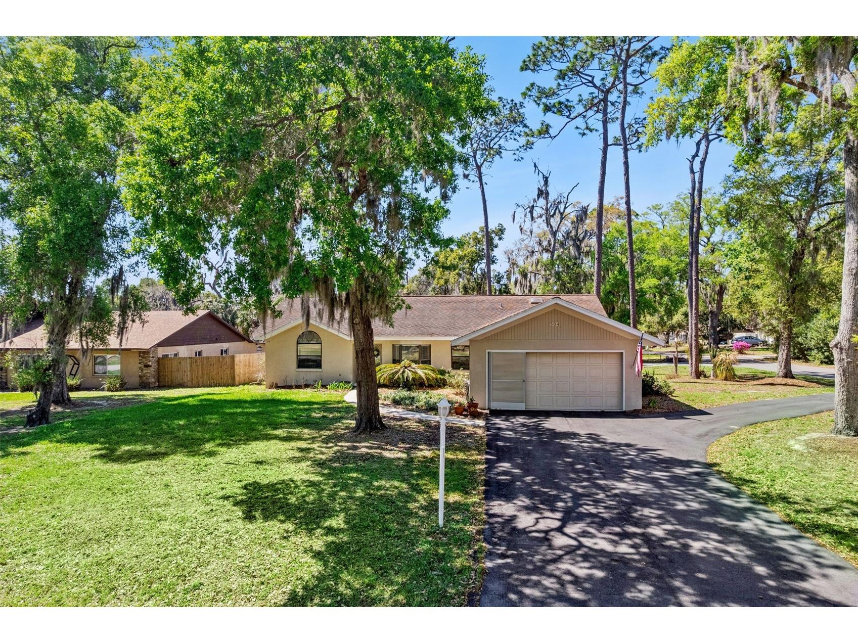 504 County Road 468 Fruitland Park FL 34731 - Crystal Lake G5109850 image4