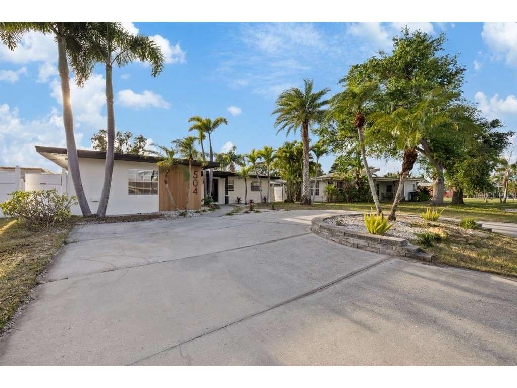 504 Driftwood Drive E Palm Harbor FL 34683 TB8442180 image6