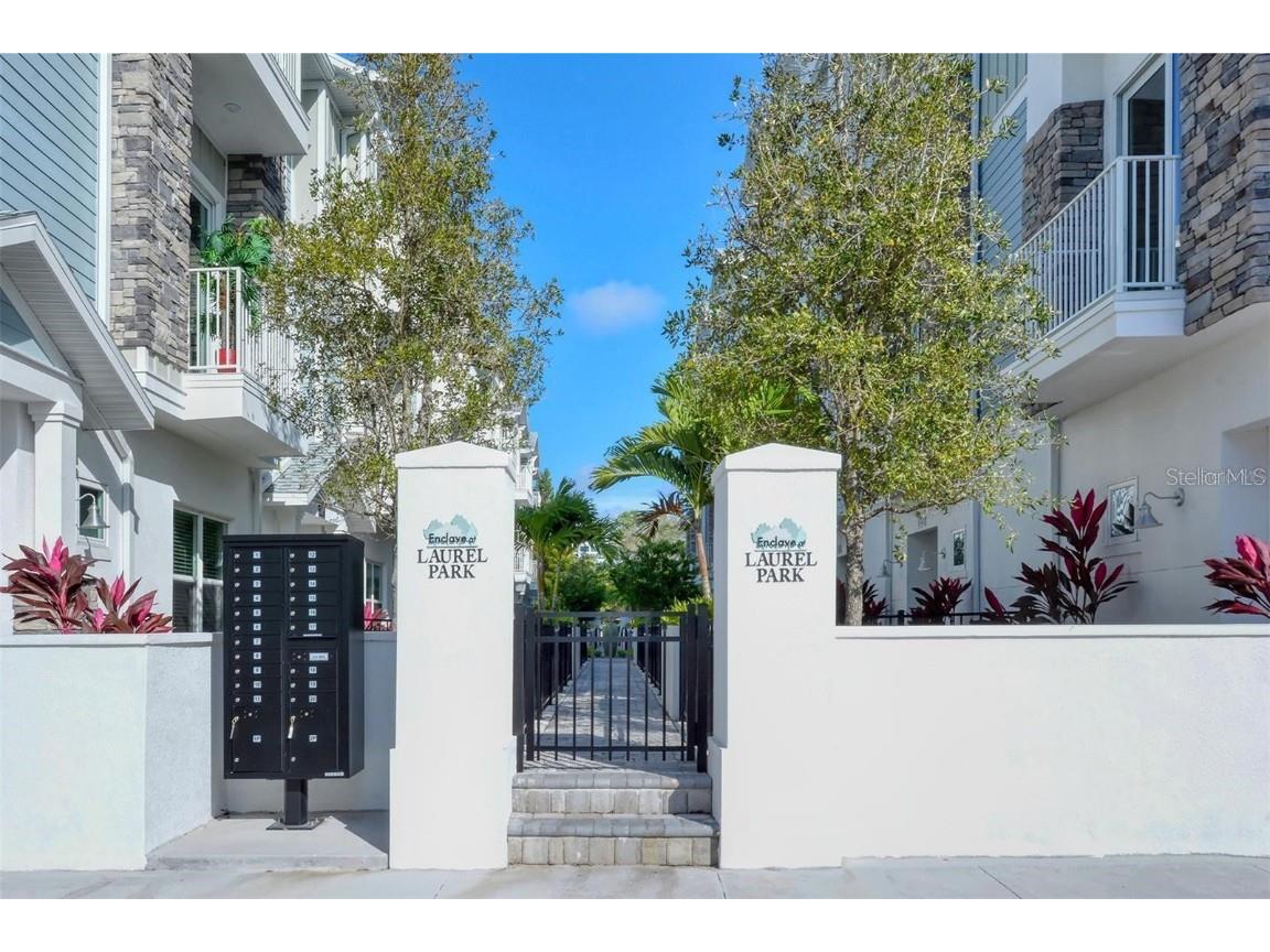504 Laurel Park Drive Sarasota FL 34236 A4610136 image1