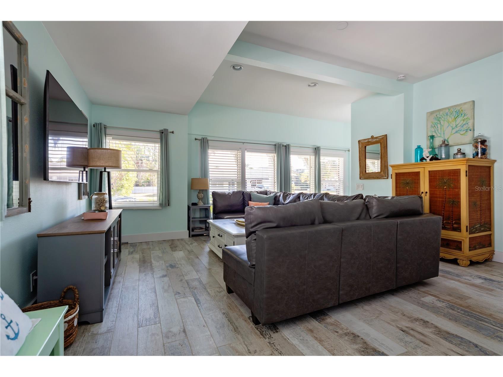 504 Spring Avenue Anna Maria FL 34216 A4699353 image6