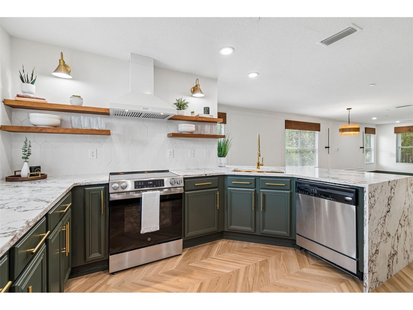 504 Wheaton Trent Place Tampa FL 33619 TB8518889 image6