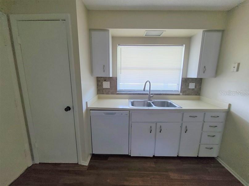 5040 Essex Lane Spring Hill FL 34606 W7877986 image9