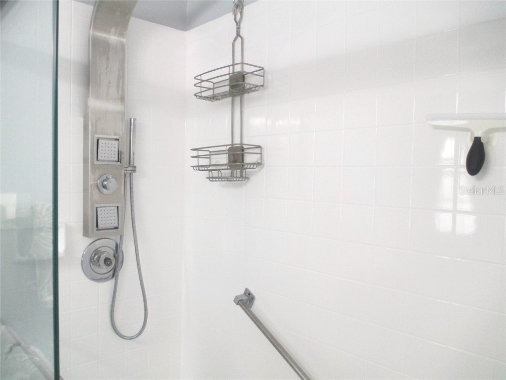 5040 Live Oak Circle #93 Bradenton FL 34207 A4674944 image9