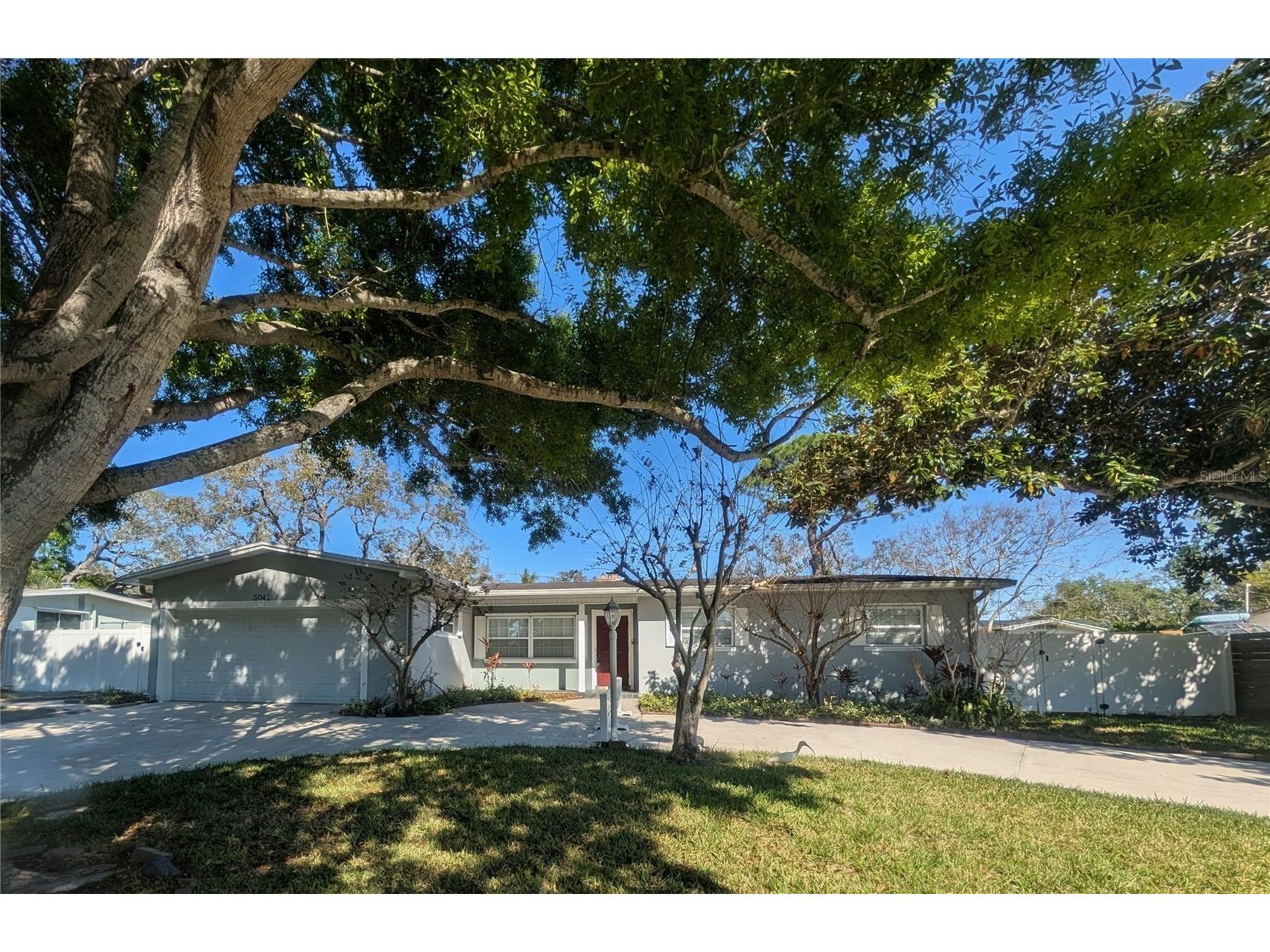 5041 Myrtle Lane Madeira Beach FL 33708 TB8487553 image1