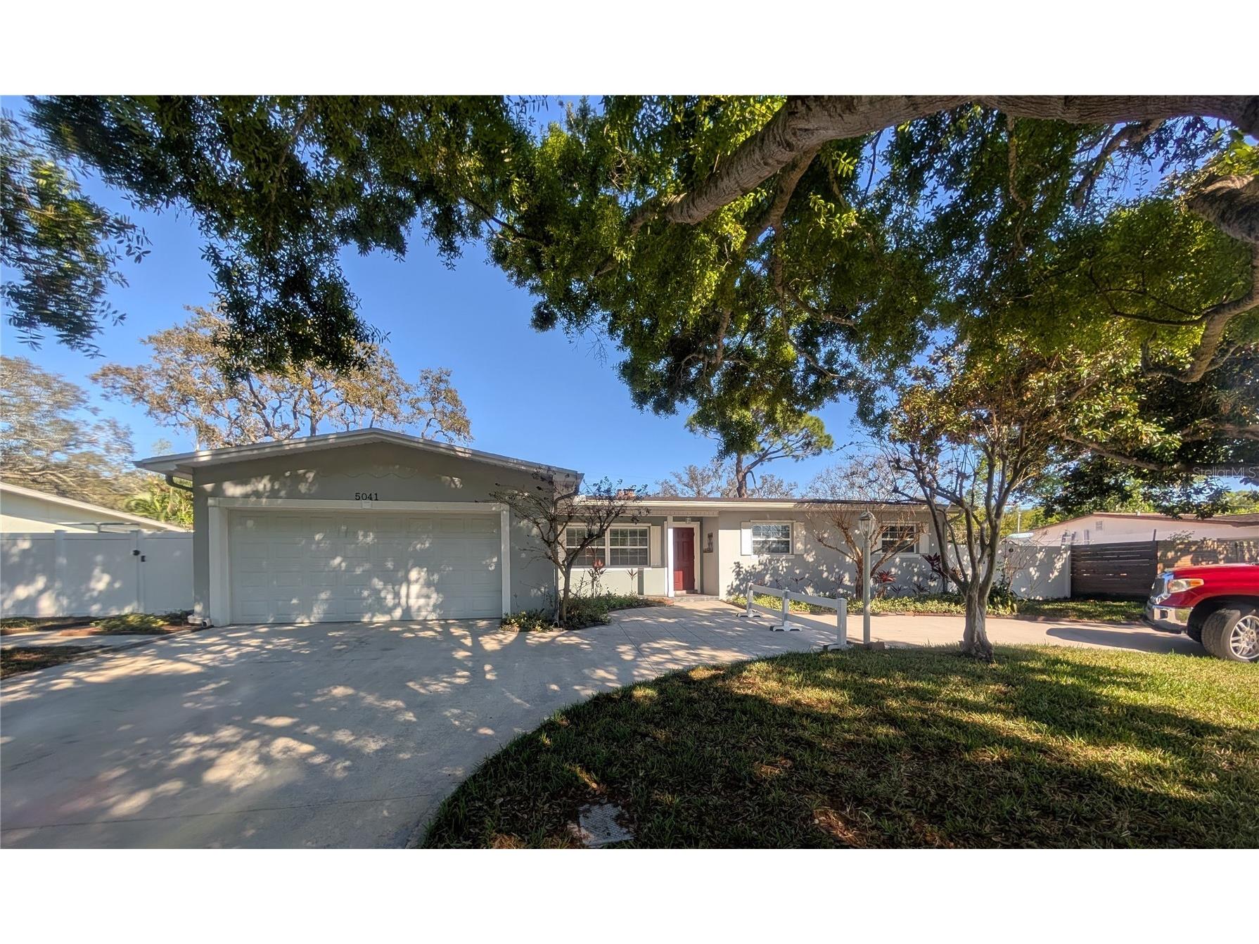 5041 Myrtle Lane Madeira Beach FL 33708 TB8487553 image2